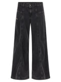 Jeans en denim en coton noir de la marque Diesel, coupe classique, détails de couture visibles.
