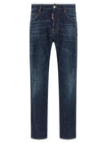 Jeans droits en coton bleu de Dsquared², style classique, visibles sur une mannequin avec détails en denim.