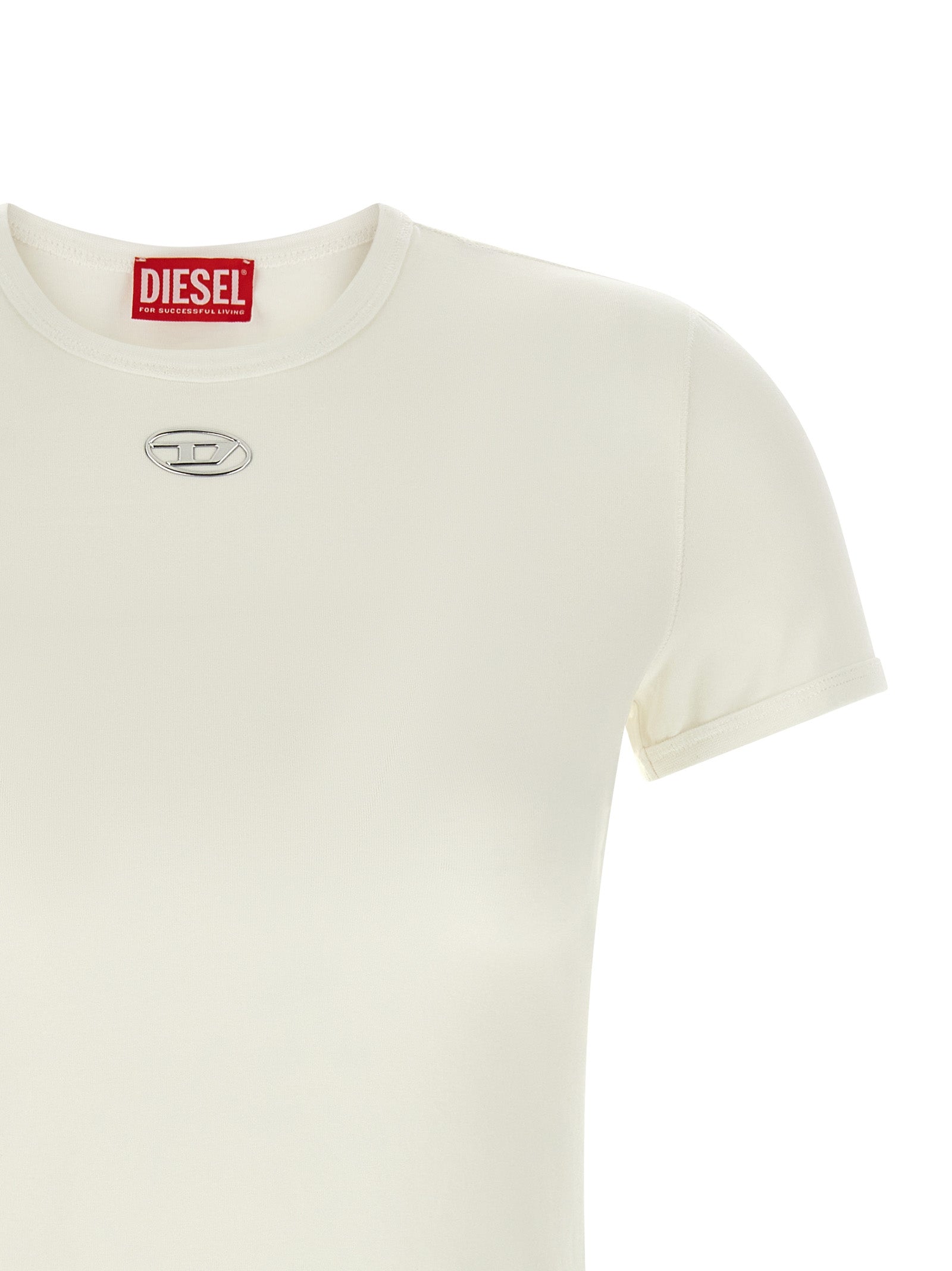 T-shirt blanc en coton de la marque Diesel, coupe classique, porté sur mannequin, vue de face.
