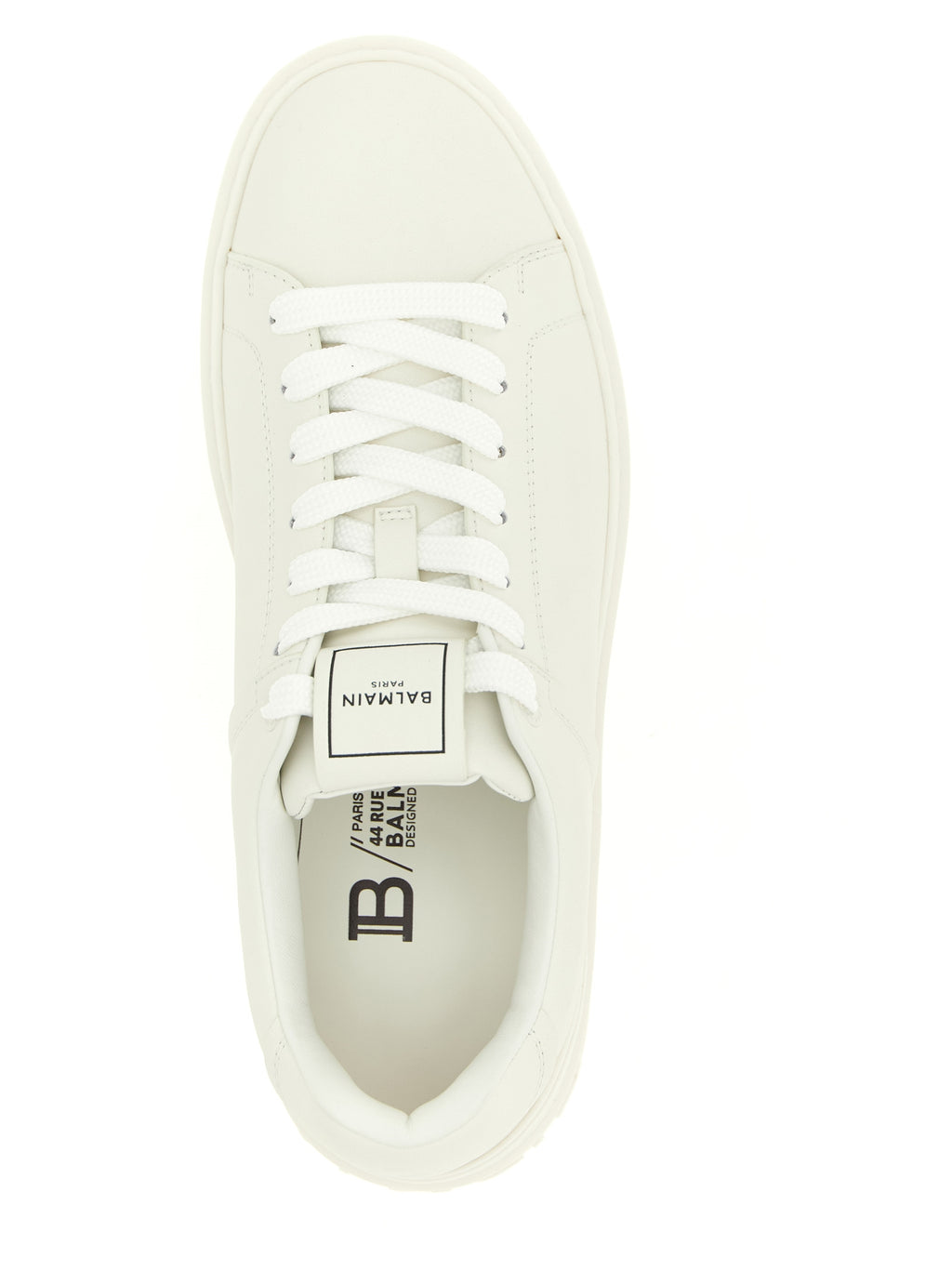 Chaussures sneakers blanches en cuir de veau Balmain, vue de face, avec design élégant et détails de la marque.