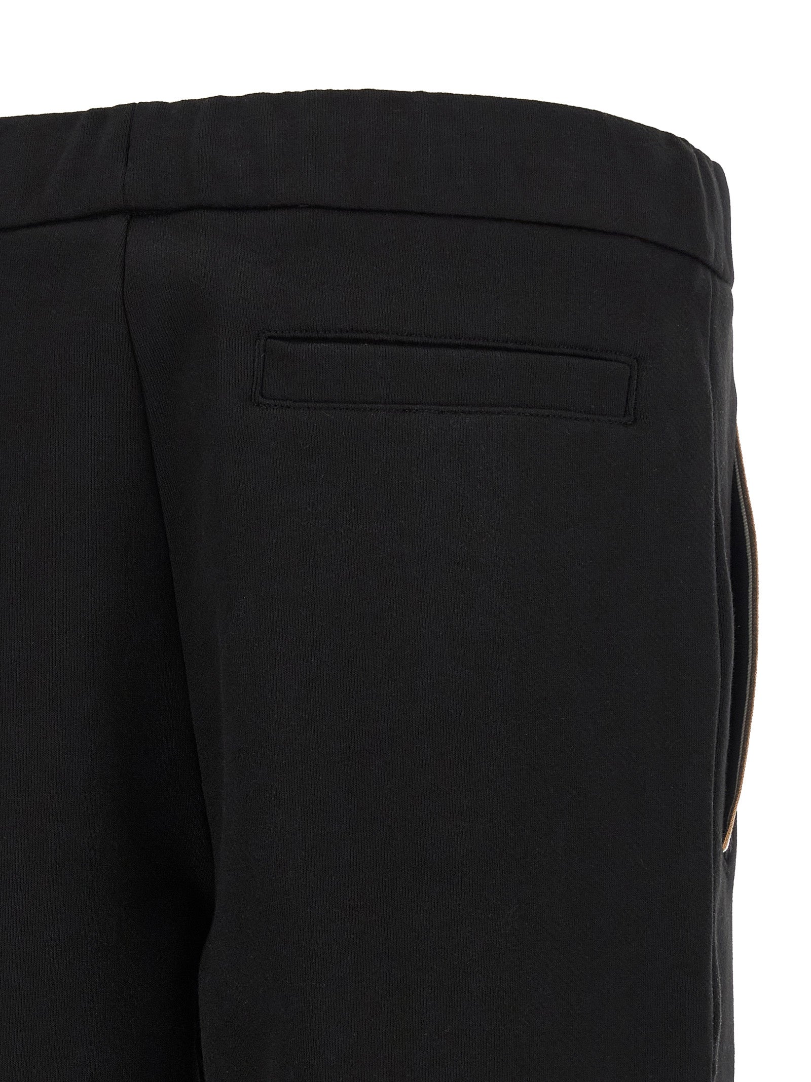 Pantalon de jogging noir en coton de la marque Hugo Boss, confortable pour l'entraînement ou le quotidien.