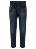 Jeans droits en coton bleu Diesel, style classique, vue de face, détails de couture visibles, tissu en denim léger.