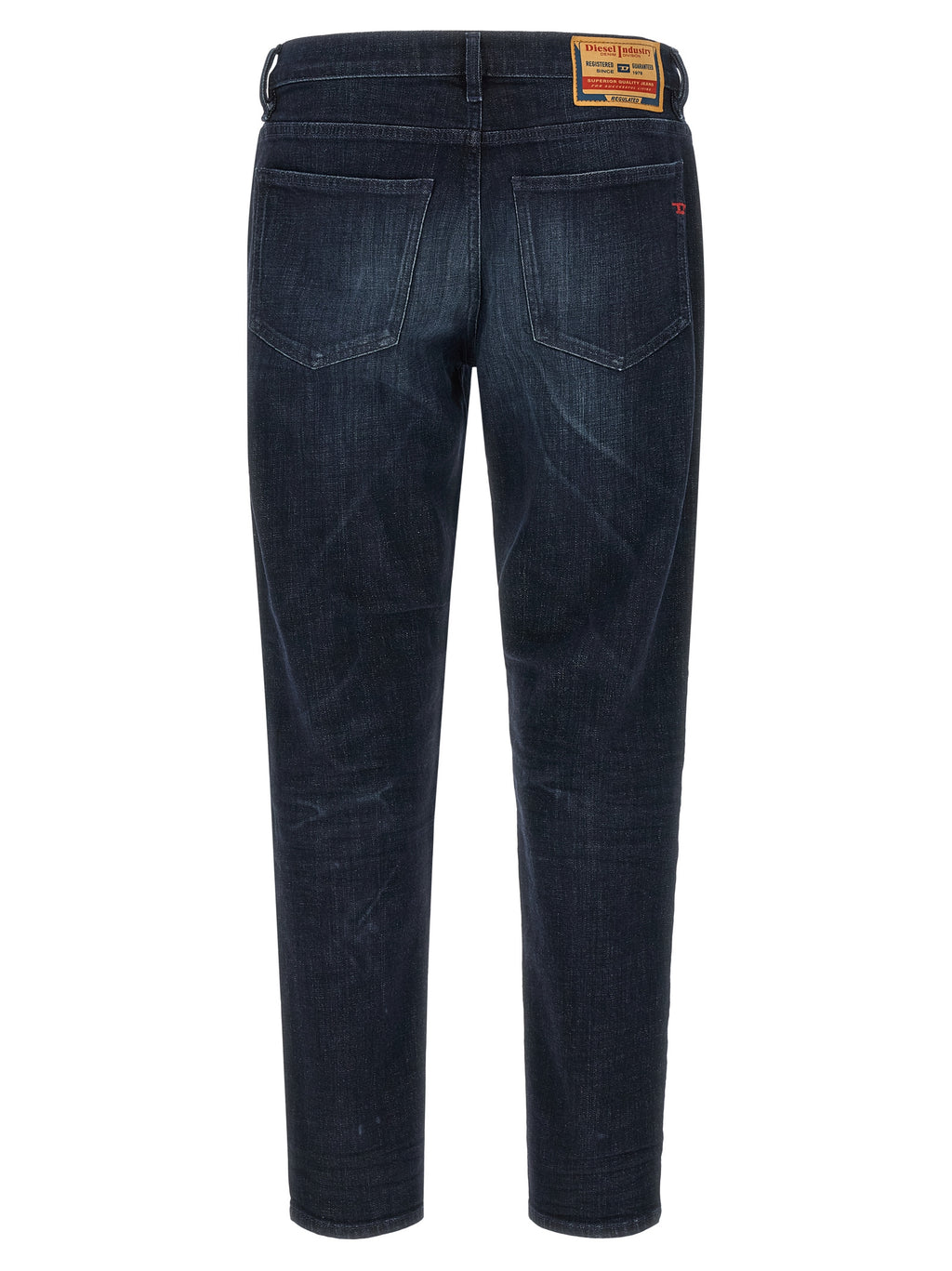 Jeans Diesel en coton bleu à coupe droite, visibles en détail avec leur style classique et tissu confortable.