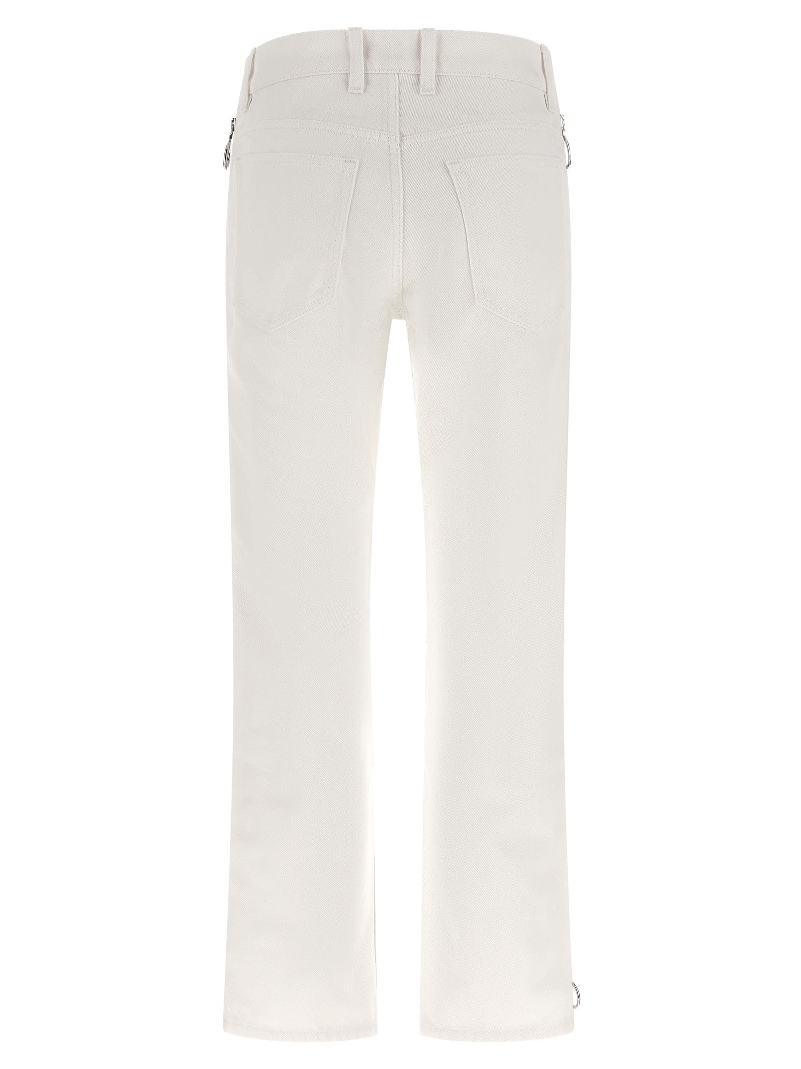 Jean en denim coton blanc Paco Rabanne, coupe classique avec détails modernes, porté sur un mannequin.