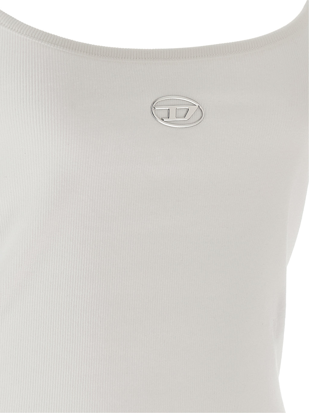 Débardeur en coton blanc de la marque Diesel, léger et confortable, porté en extérieur.