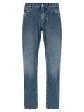 Jeans droits en coton bleu Dolce & Gabbana, style classique, visible sur un mannequin, détail de la coupe droite.