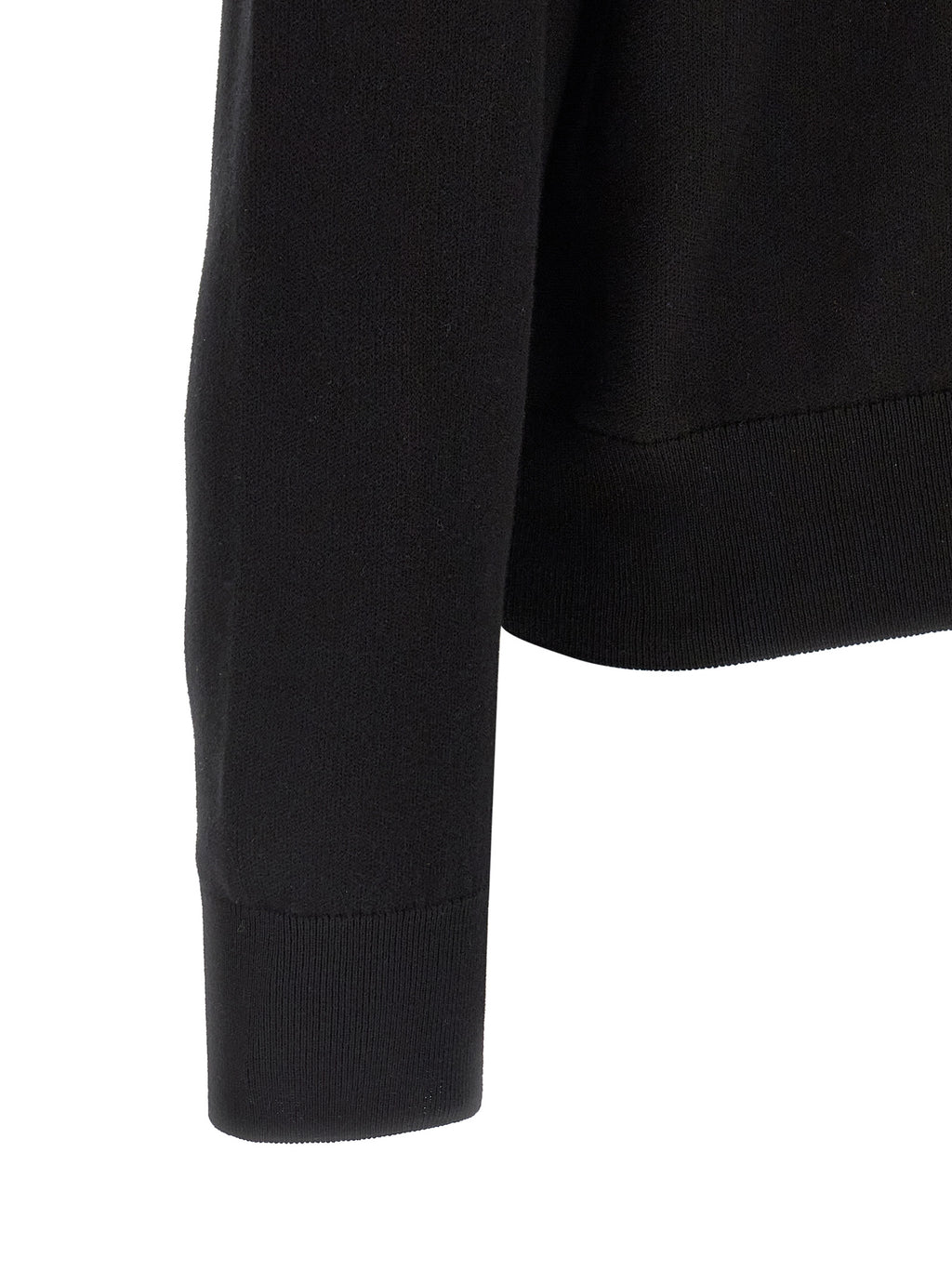 Cardigan en coton noir Hugo Boss avec col en V et boutons, porté sur un mannequin, style classique et élégant.
