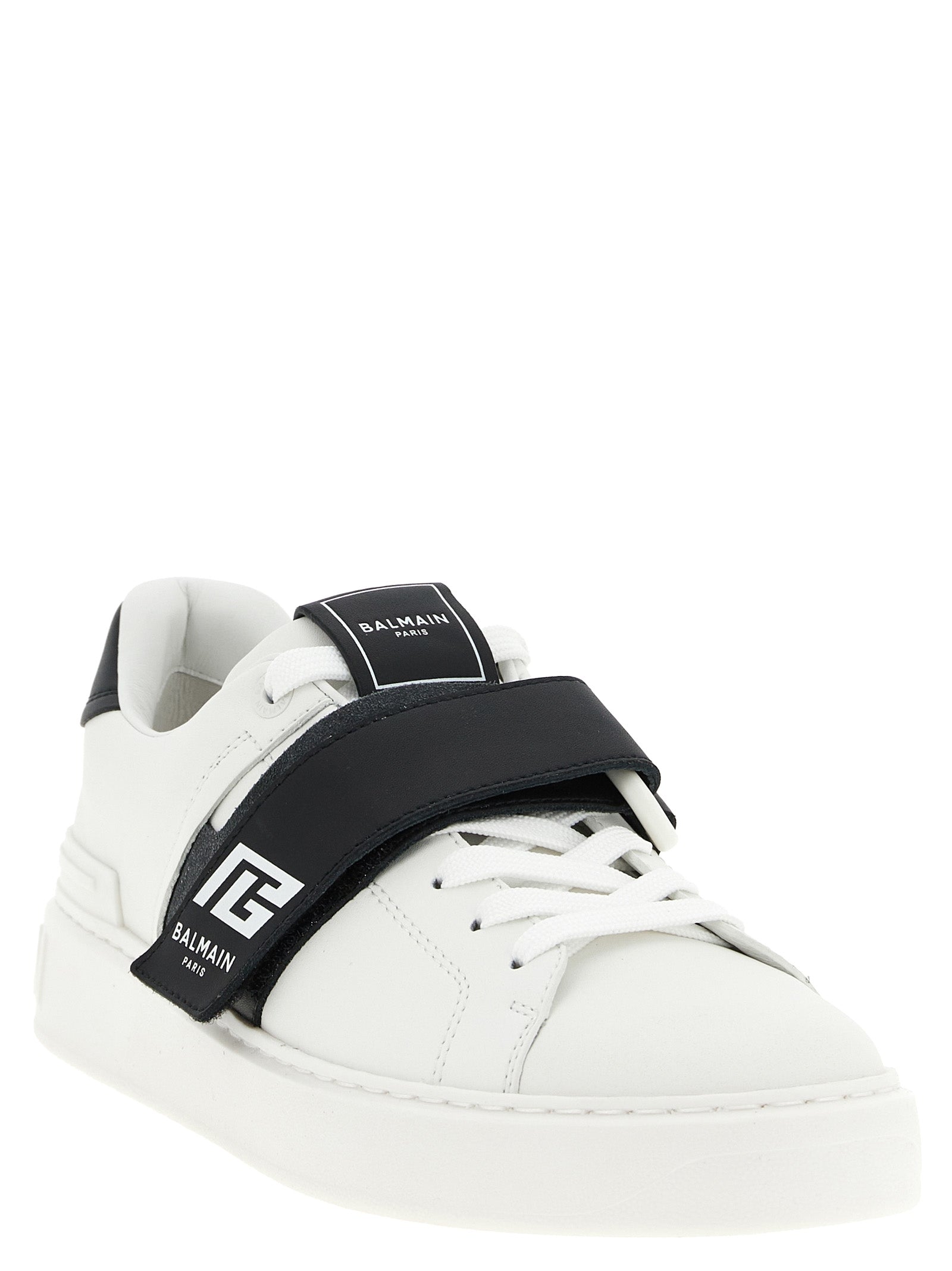 Baskets basses Balmain Bicolor en cuir de veau, style moderne avec design bicolore, vues de face sur fond neutre.