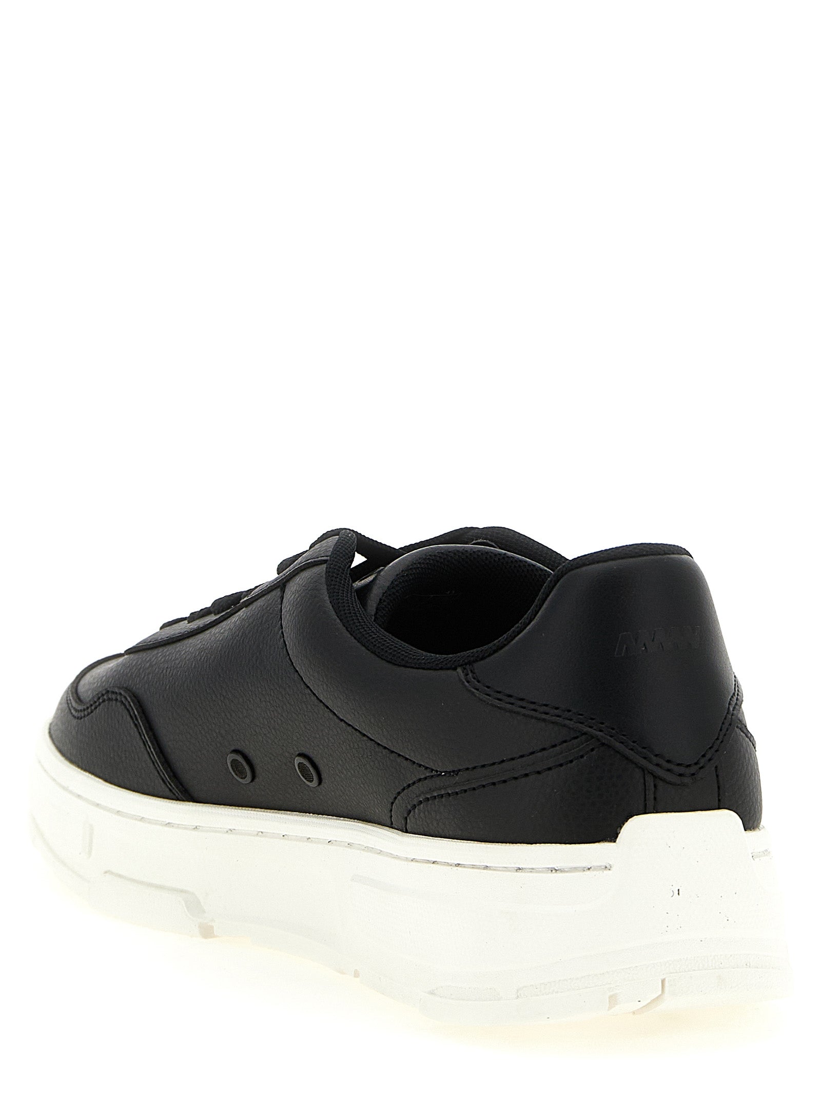 Chaussures sneakers basses en polyester noir de Hugo Boss, style décontracté et moderne pour homme.