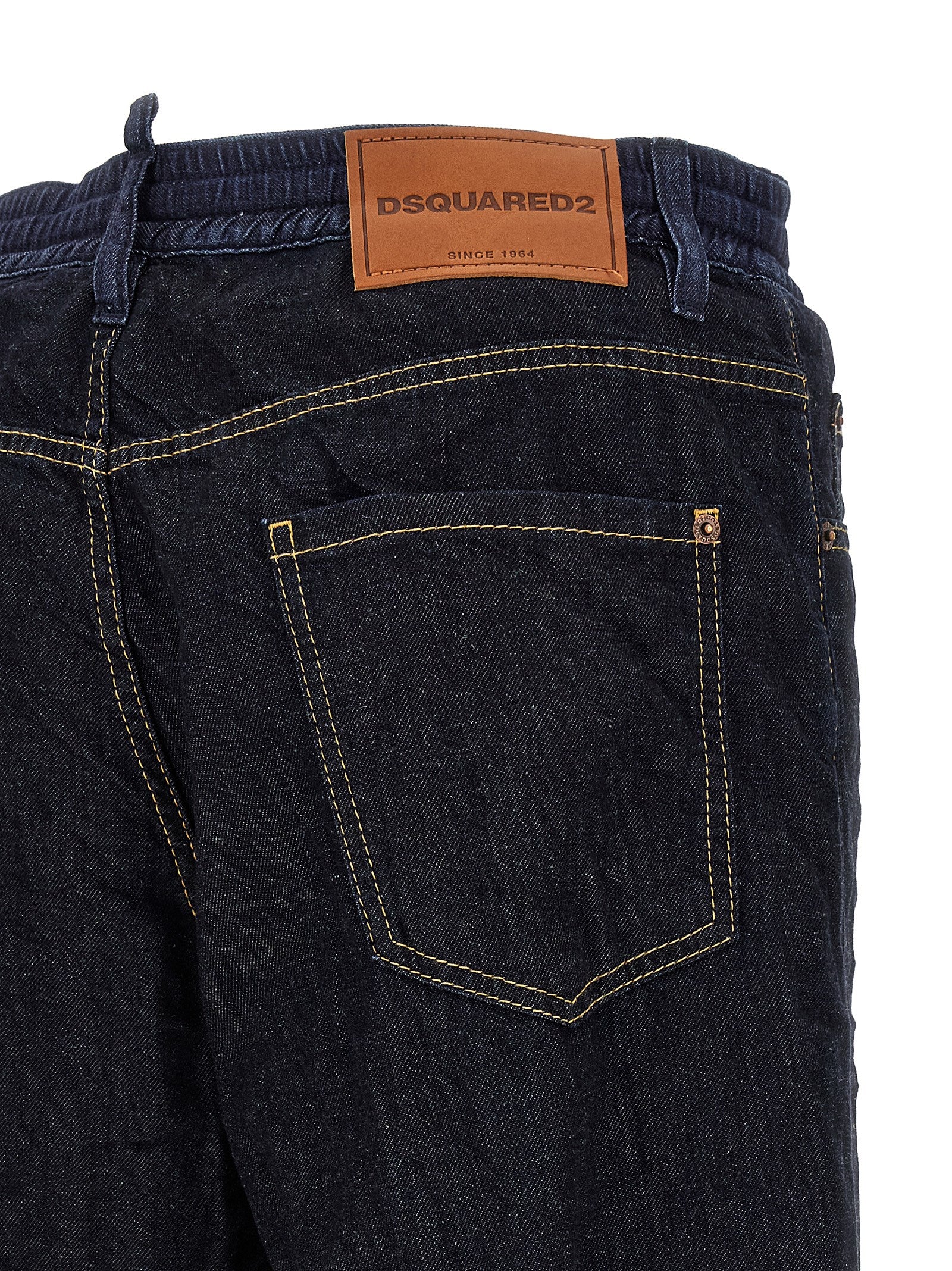 Jean droit en coton bleu Dsquared², mode décontractée, avec détails classiques et coupe élégante.