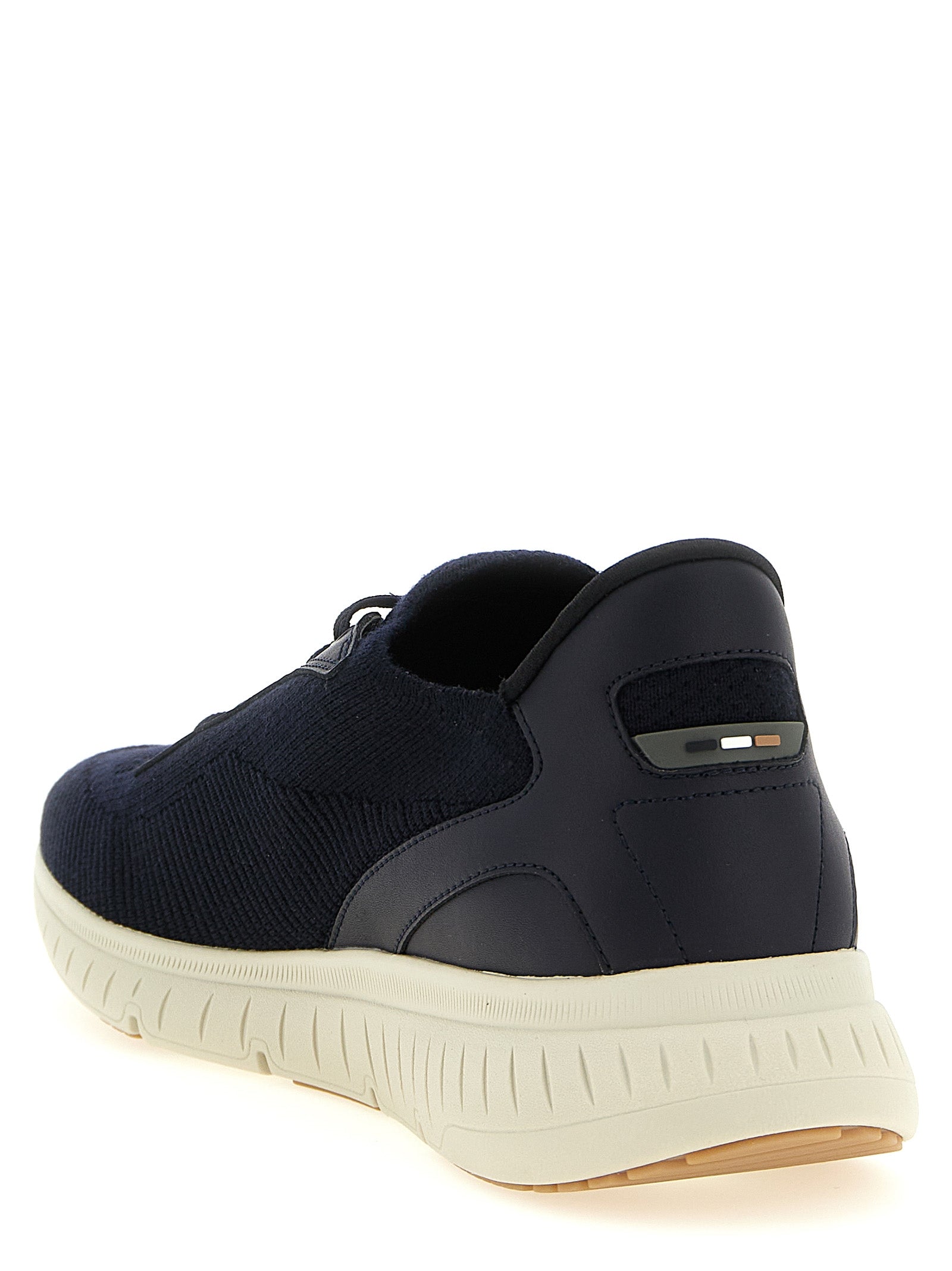 Chaussures de sport bleues Hugo Boss en cuir de vache, baskets athlétiques élégantes pour homme, vue de face.