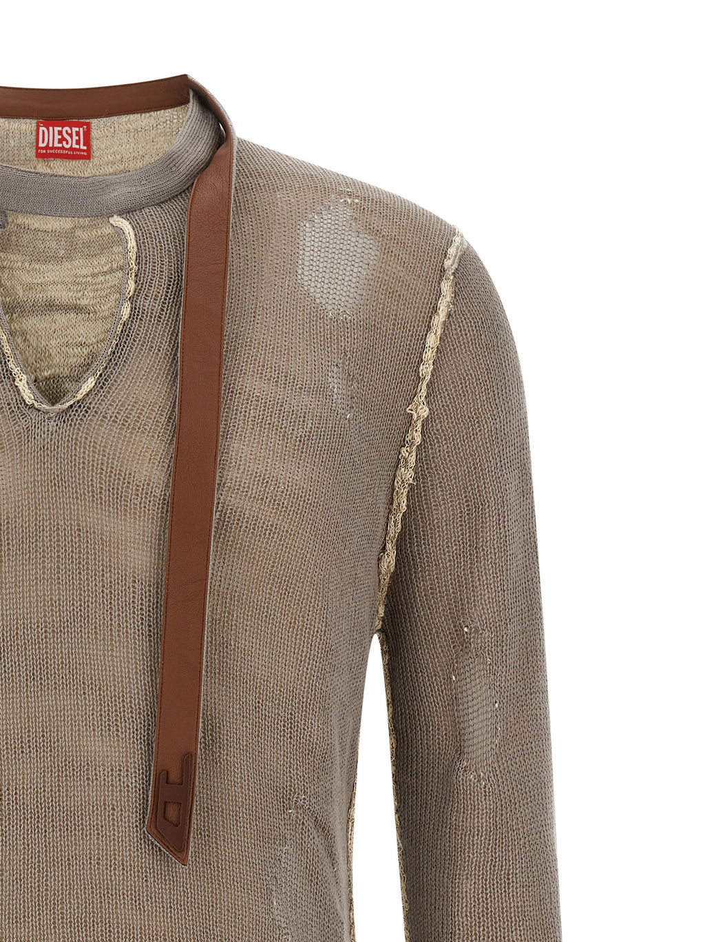 Cardigan en coton gris Diesel, veste légère avec boutons, portée décontractée, vue de face sur fond neutre.