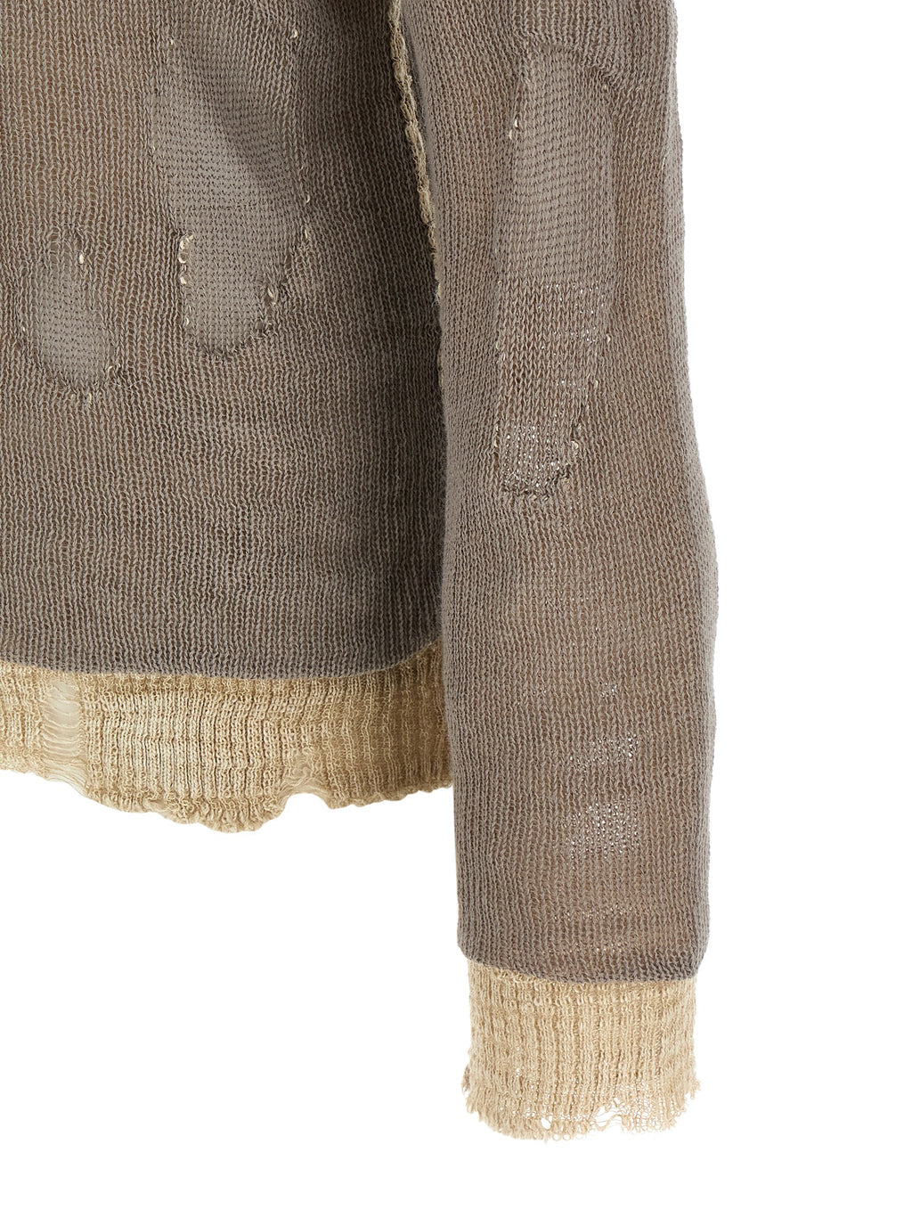 Cardigan en coton gris de la marque Diesel, détail en tissu doux et manches longues, porté sur un modèle.