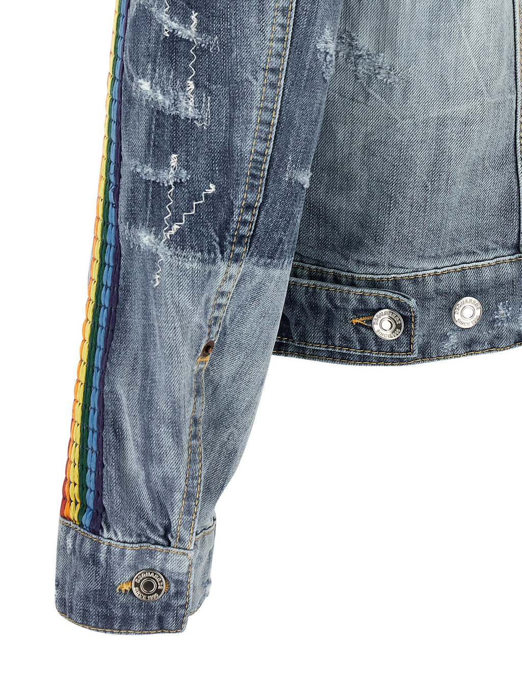 Veste en jean en coton bleu Dsquared², style décontracté avec détails modernes, portée en extérieur.