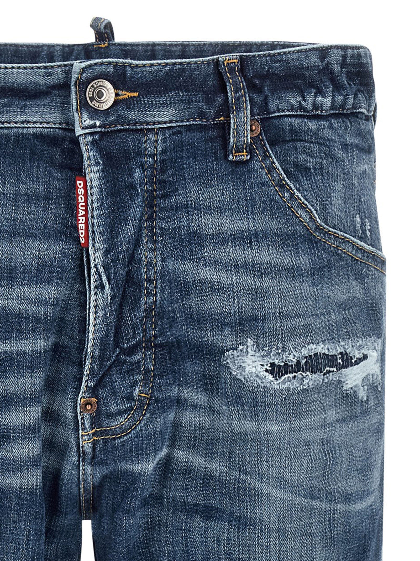 Jeans slim en coton bleu de Dsquared², coupe ajustée, avec détails classiques et style moderne visible sur l'image.