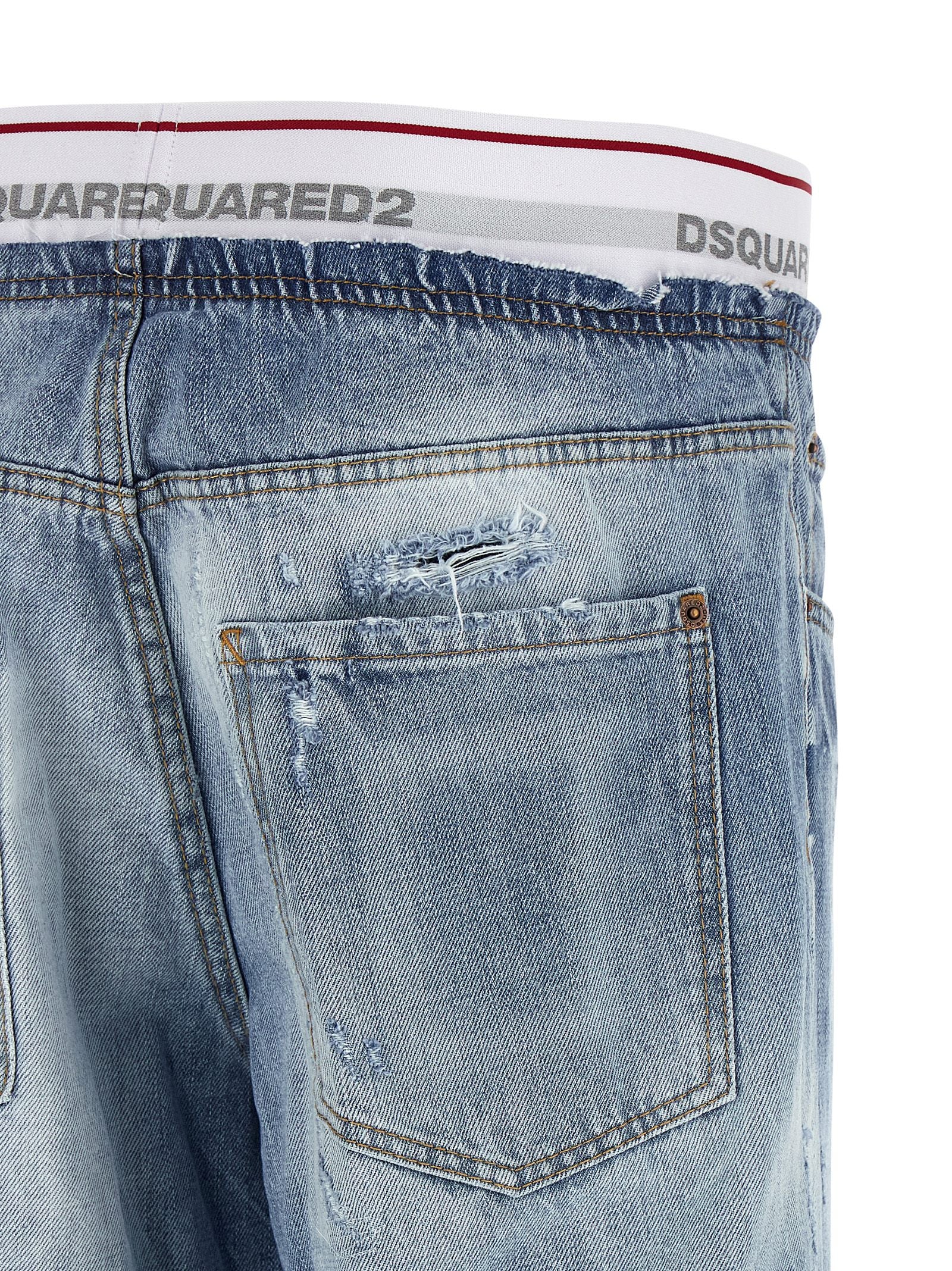 Jeans en coton bleu à coupe décontractée de Dsquared², style casual et moderne, visibles avec détails de couture et de poche.