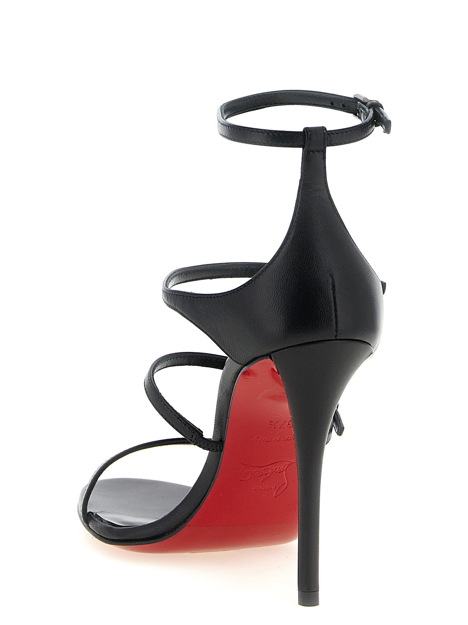 Sandales à talons aiguilles en cuir de chèvre noir de Christian Louboutin avec semelle rouge signature.