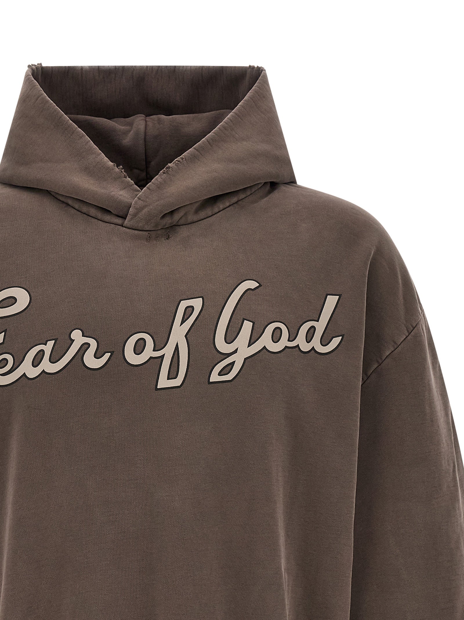 Sweatshirt en coton marron Fear Of God, coupe décontractée, avec logo discret, porté sur un mannequin.