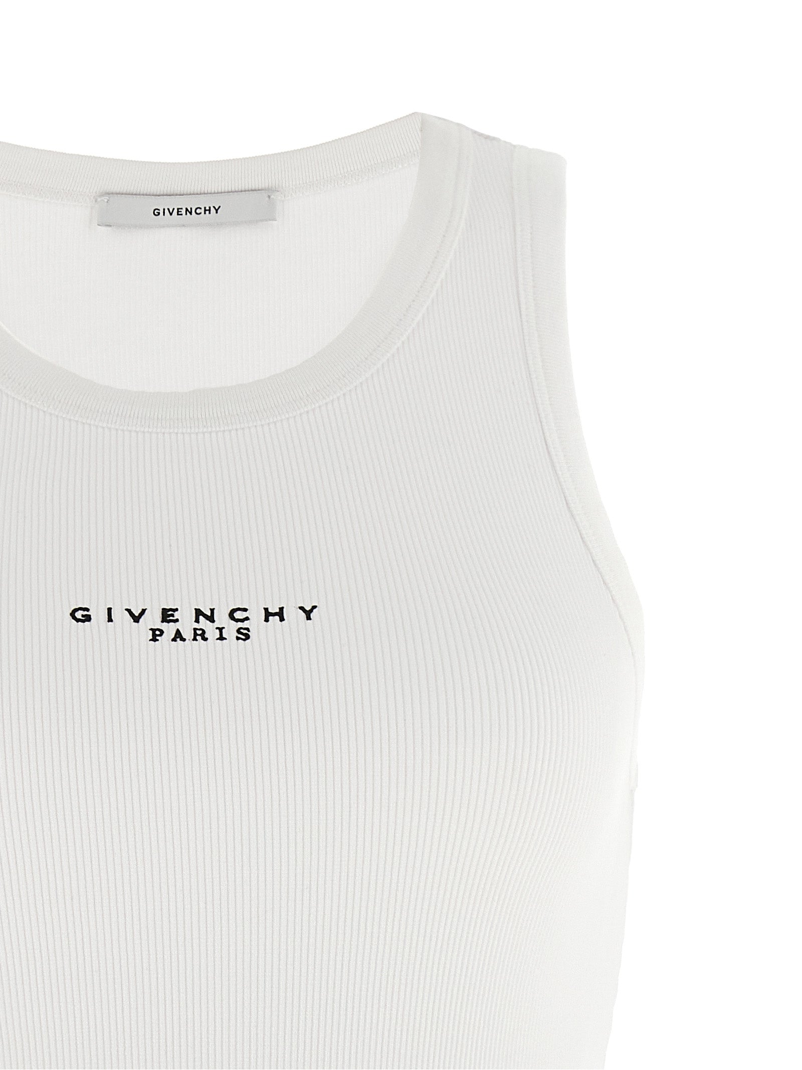 T-shirt blanc en coton sans manches de la marque Givenchy, vue de face avec logo discret sur la poitrine.