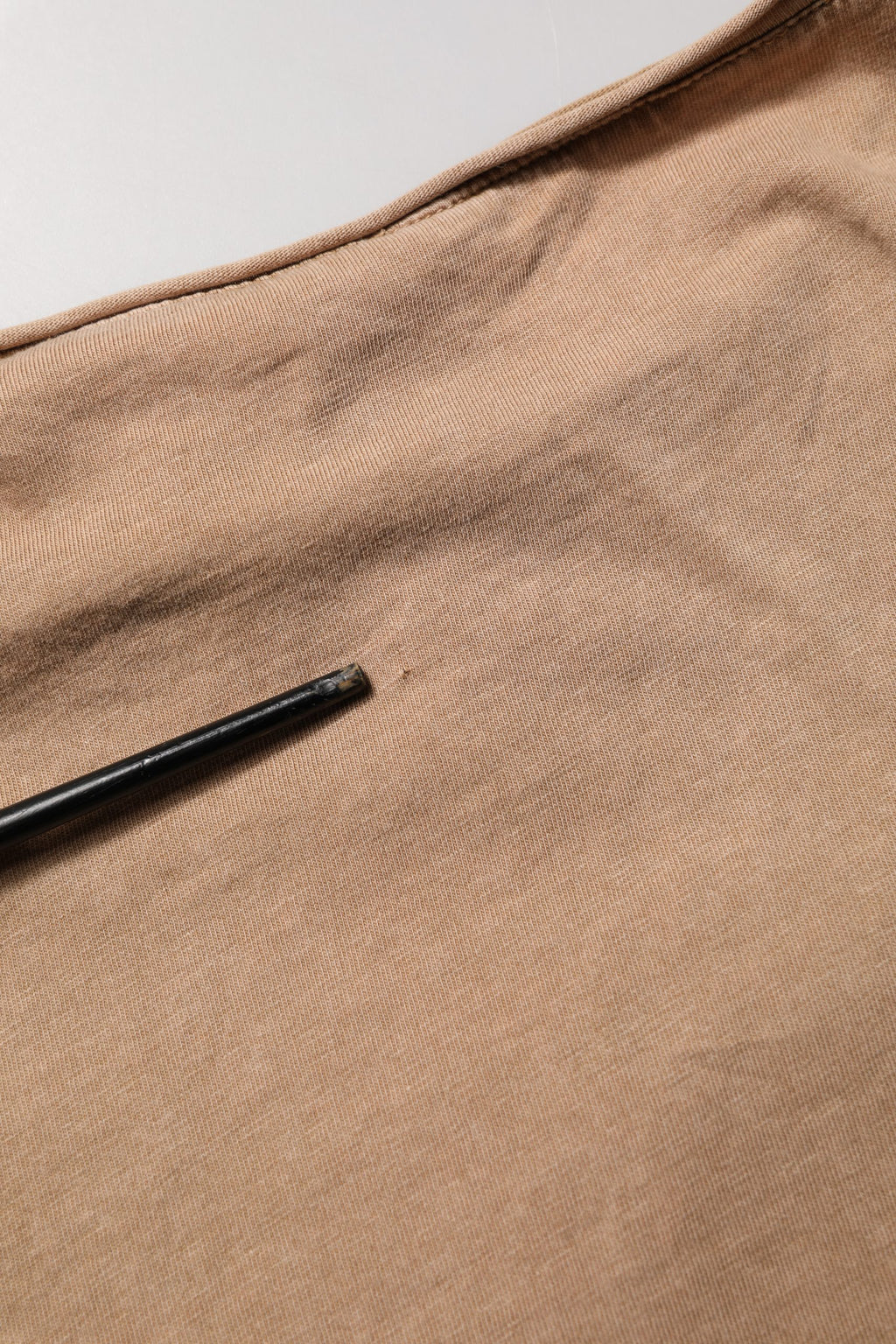 T-shirt ronde Dolce & Gabbana en coton marron avec logo brodé sur le patch au niveau du torse.