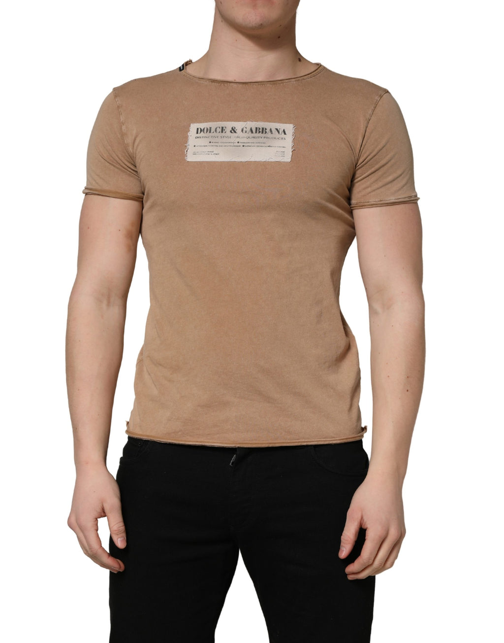 T-shirt Dolce & Gabbana en coton marron avec logo patch rond au col, style décontracté et élégant.