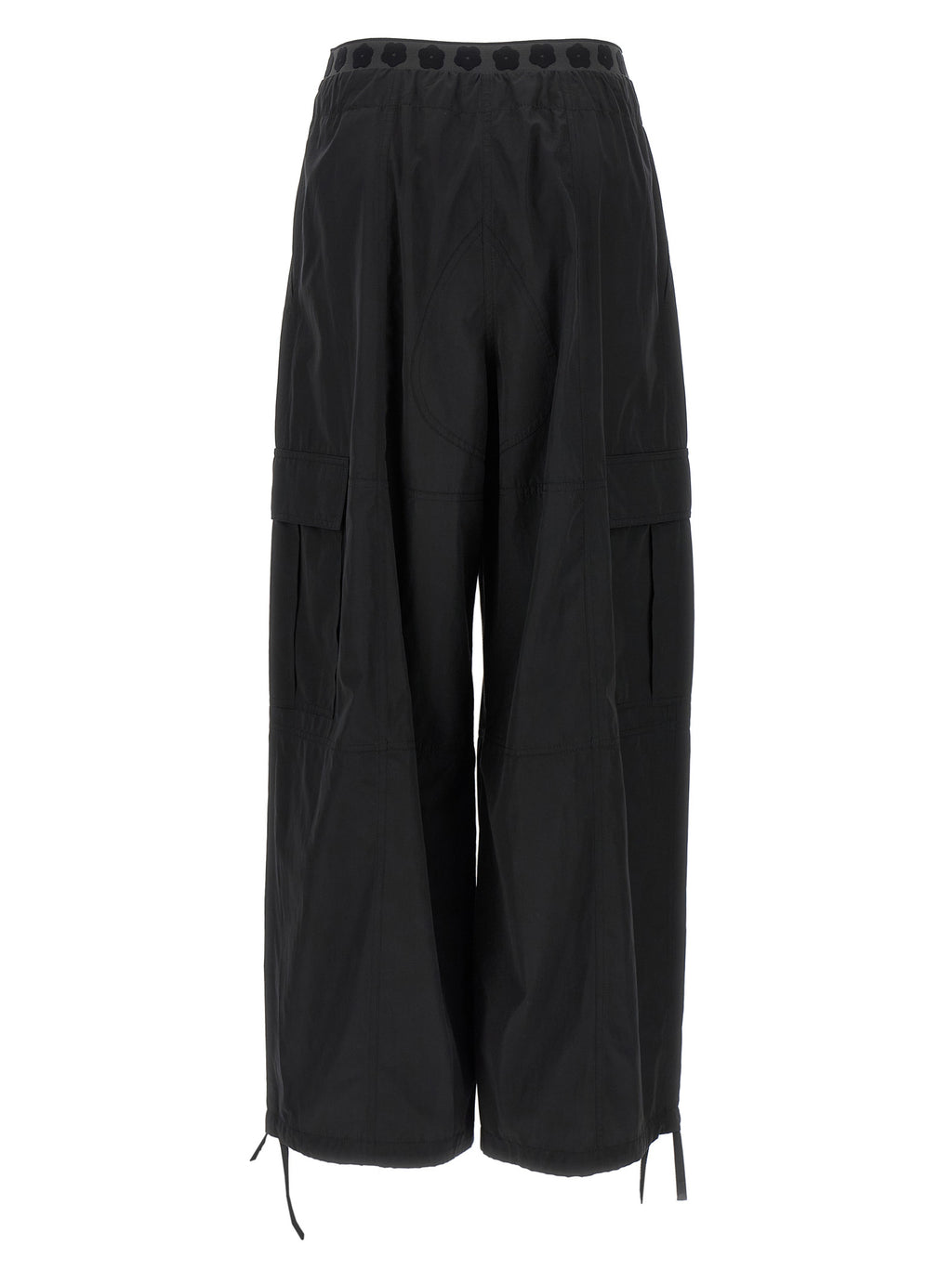Pantalon cargo en polyester noir de la marque Kenzo, avec poches latérales et coupe décontractée.