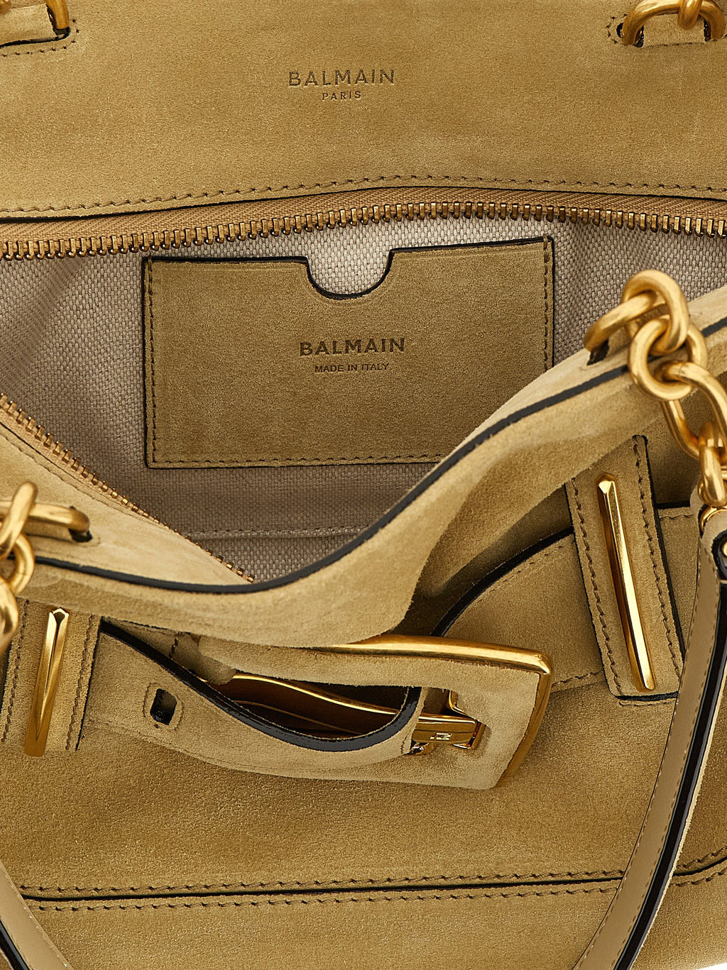Balmain Beigefarbene Schultertasche aus Kalbsleder