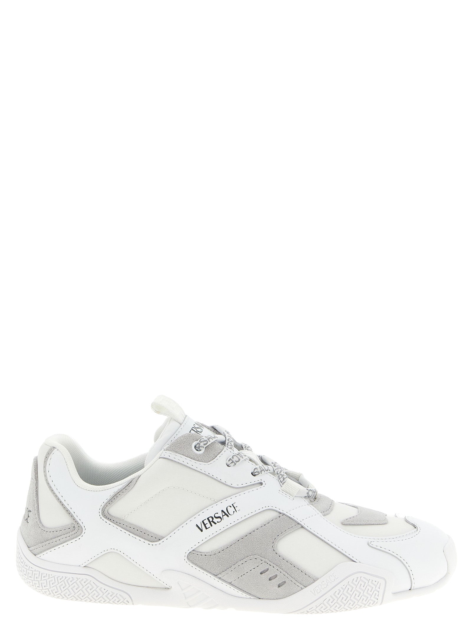 Sneakers sport en cuir de veau blanc de Versace, chaussures athlétiques élégantes et modernes pour homme.