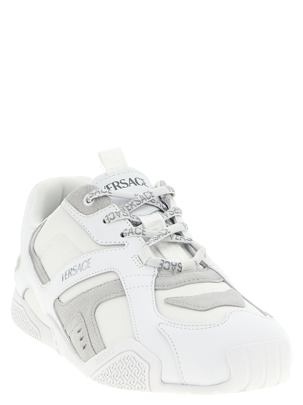 Sneakers athlétiques en cuir de veau blanc de Versace, chaussures de sport élégantes avec détails de luxe.