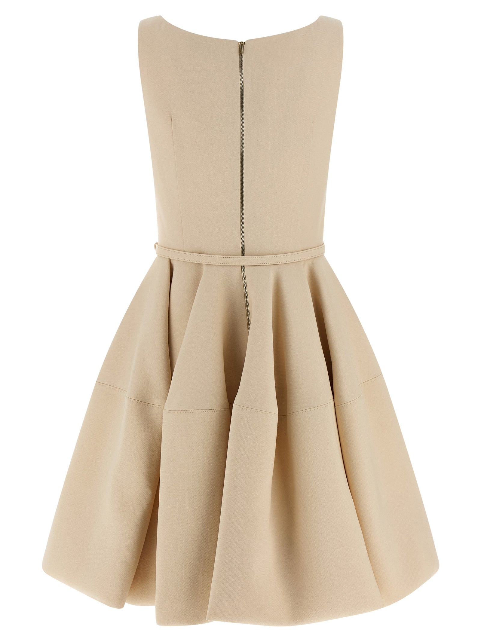 Robe courte en laine multicolore Fendi, design élégant avec motifs colorés, portée par un mannequin.