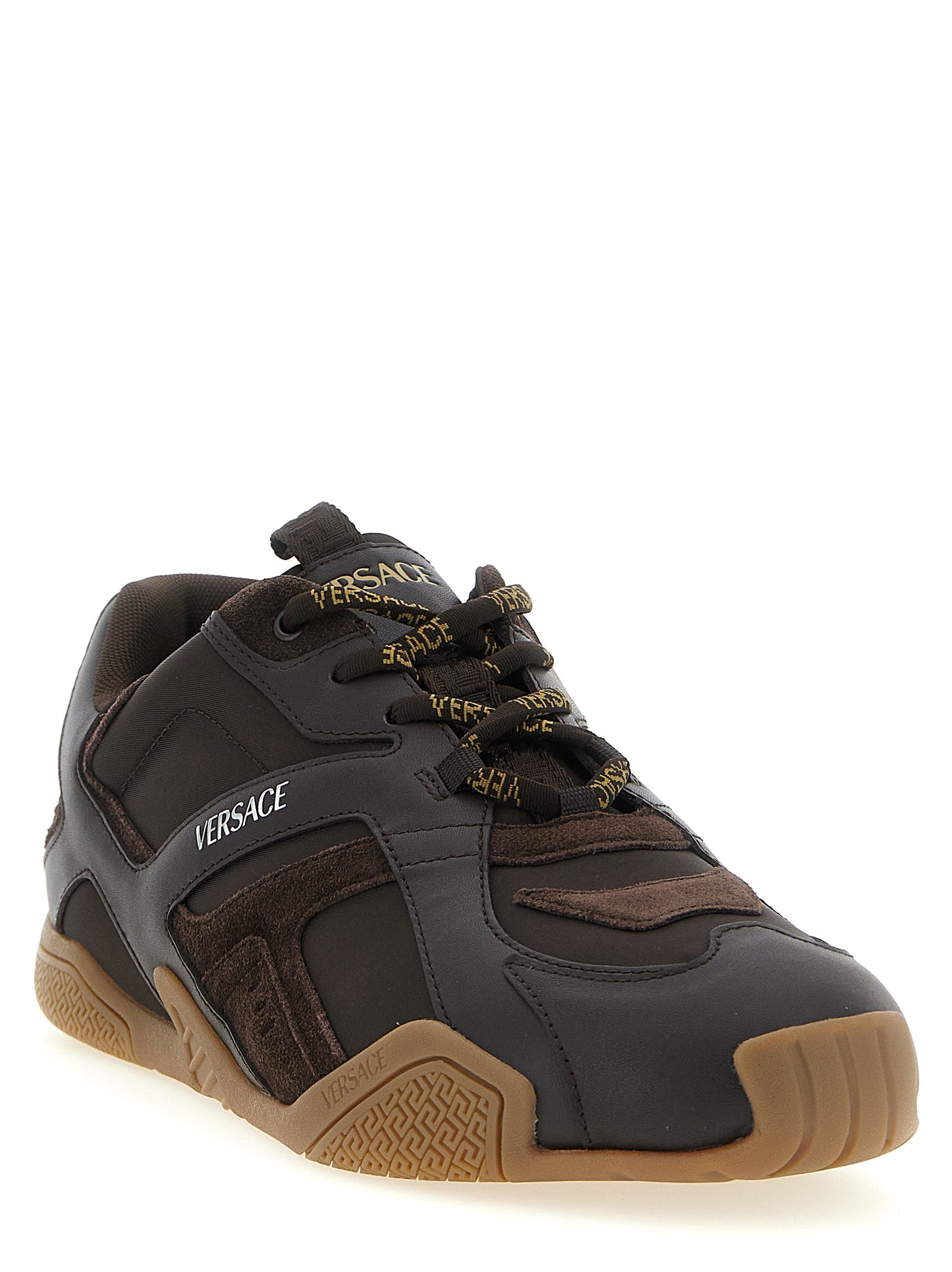 Chaussures de sport en cuir de veau marron Versace, baskets athlétiques élégantes avec logo distinctif.