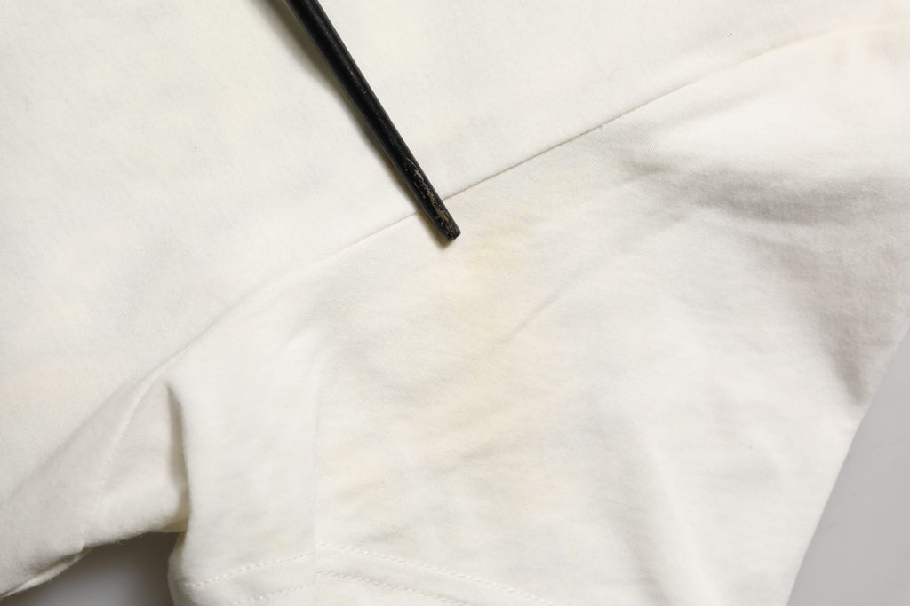 T-shirt blanc Dolce & Gabbana en coton avec logo et motif bandana pour homme, vue de face.