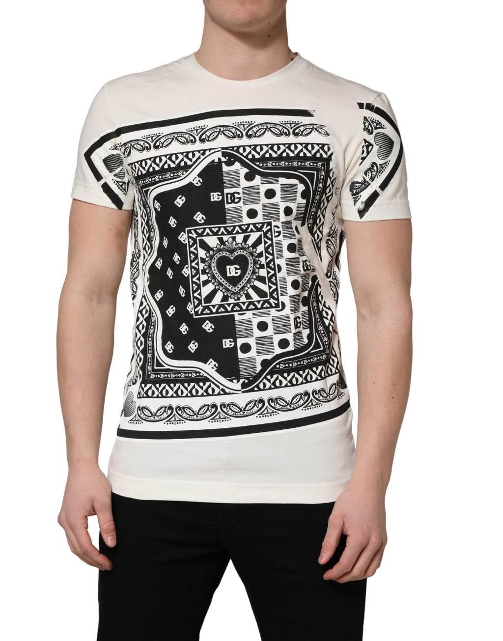 T-shirt homme blanc Dolce & Gabbana en coton avec logo et imprimé bandana, col rond et manches courtes.