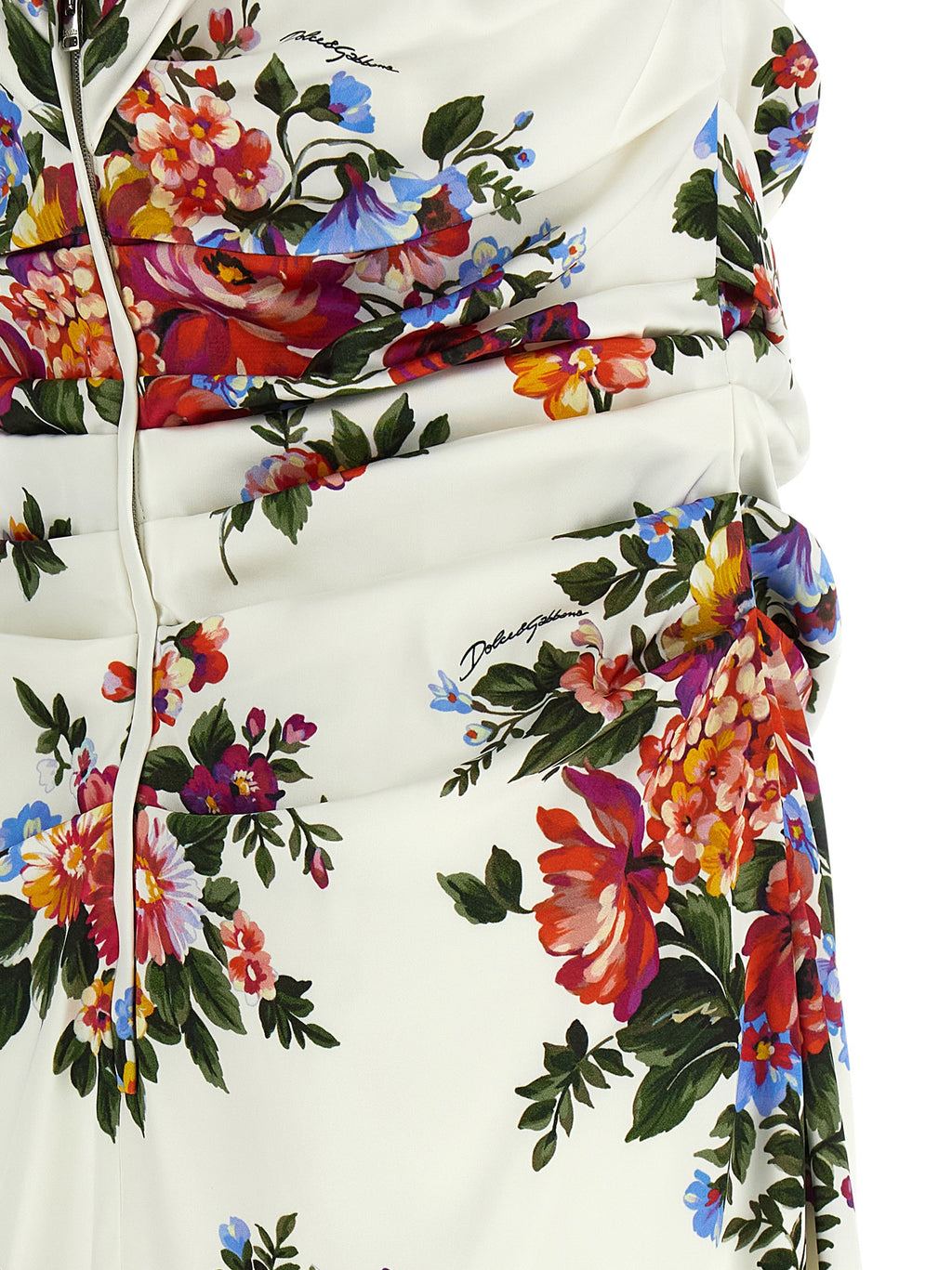 Robe midi en viscose blanche de Dolce & Gabbana, élégante avec détails sophistiqués, portée sur un mannequin.