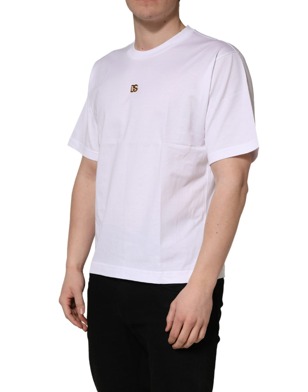 T-shirt blanc en coton Dolce & Gabbana avec logo métallique DG à manches courtes, style élégant et décontracté.