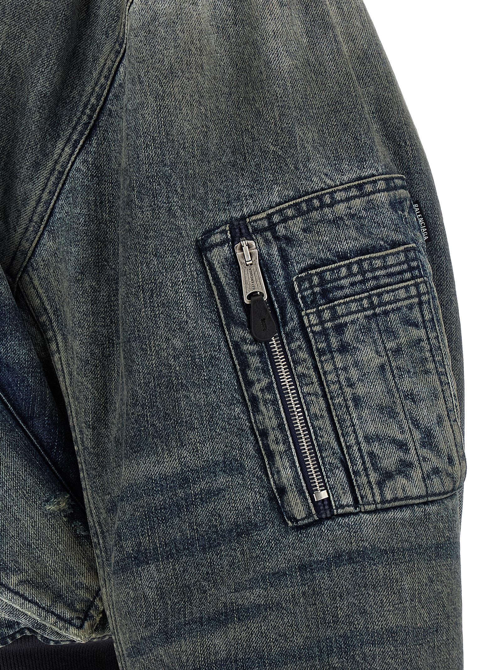 Veste bomber gris en polyester de Balenciaga, vue de face avec détails de couture et fermeture éclair visible.