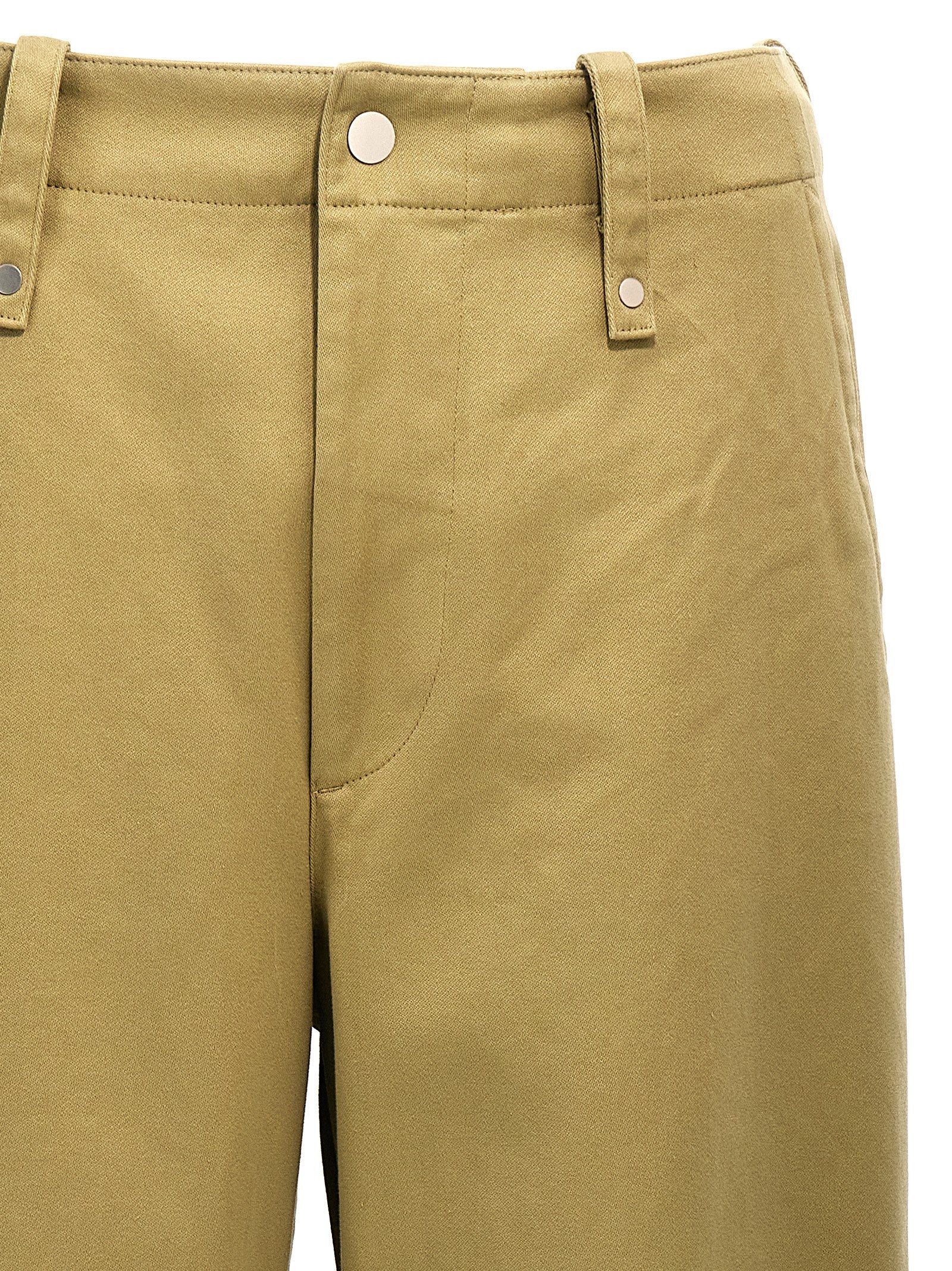 Pantalons décontractés en coton beige de Burberry, style élégant et confortable, avec coupe classique et détails soignés.