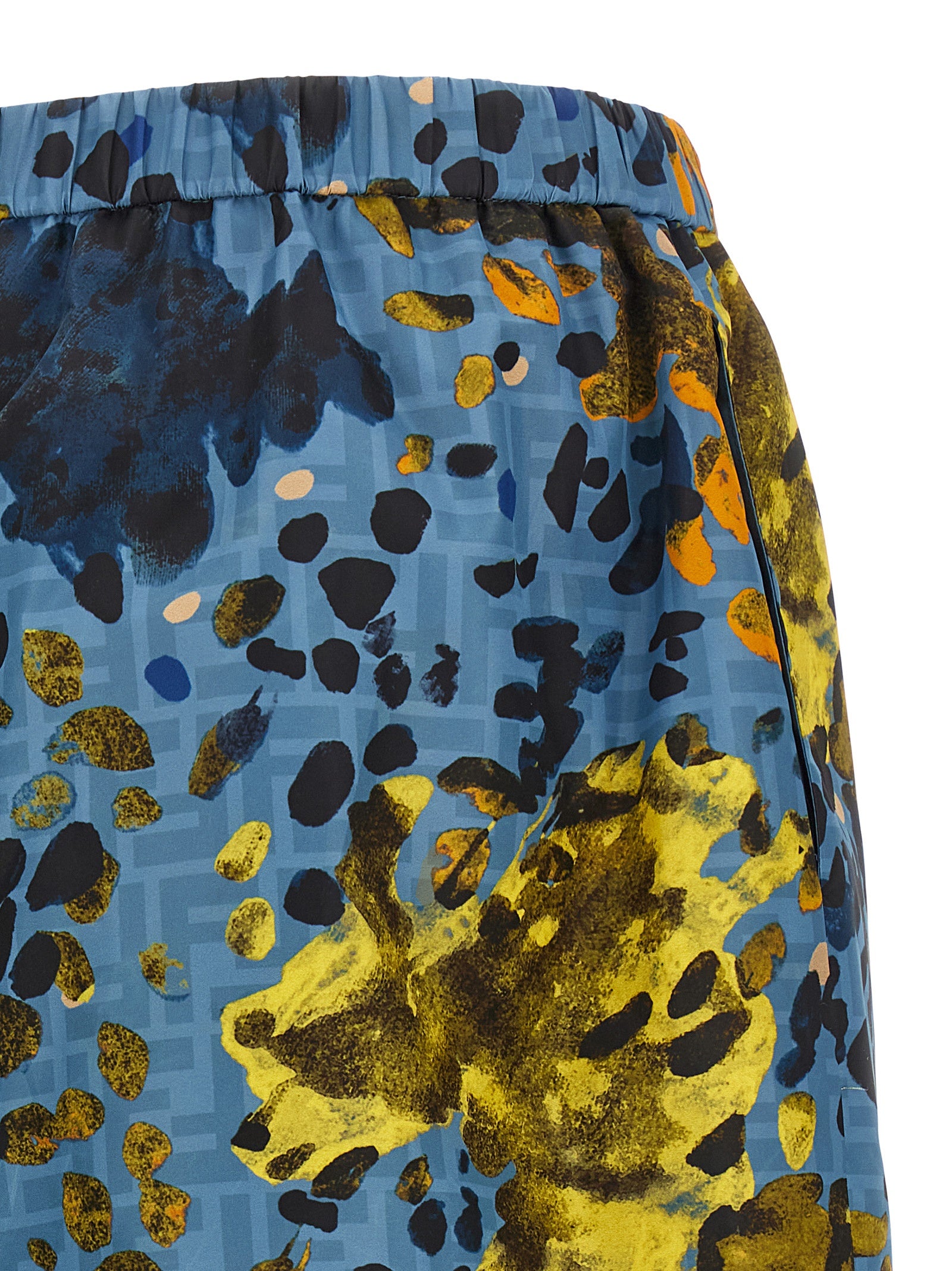 Shorts Bermuda en polyester bleu de la marque Fendi, avec détails modernes et design élégant.
