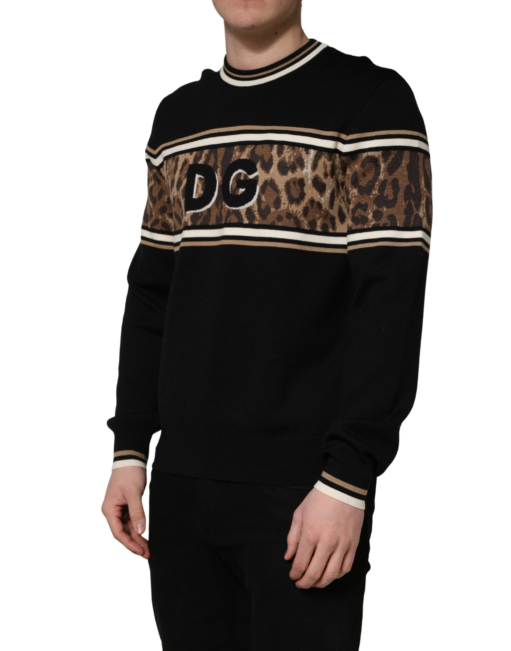 Pull homme Dolce & Gabbana en laine noire avec motif léopard, col rond, style élégant et confortable.