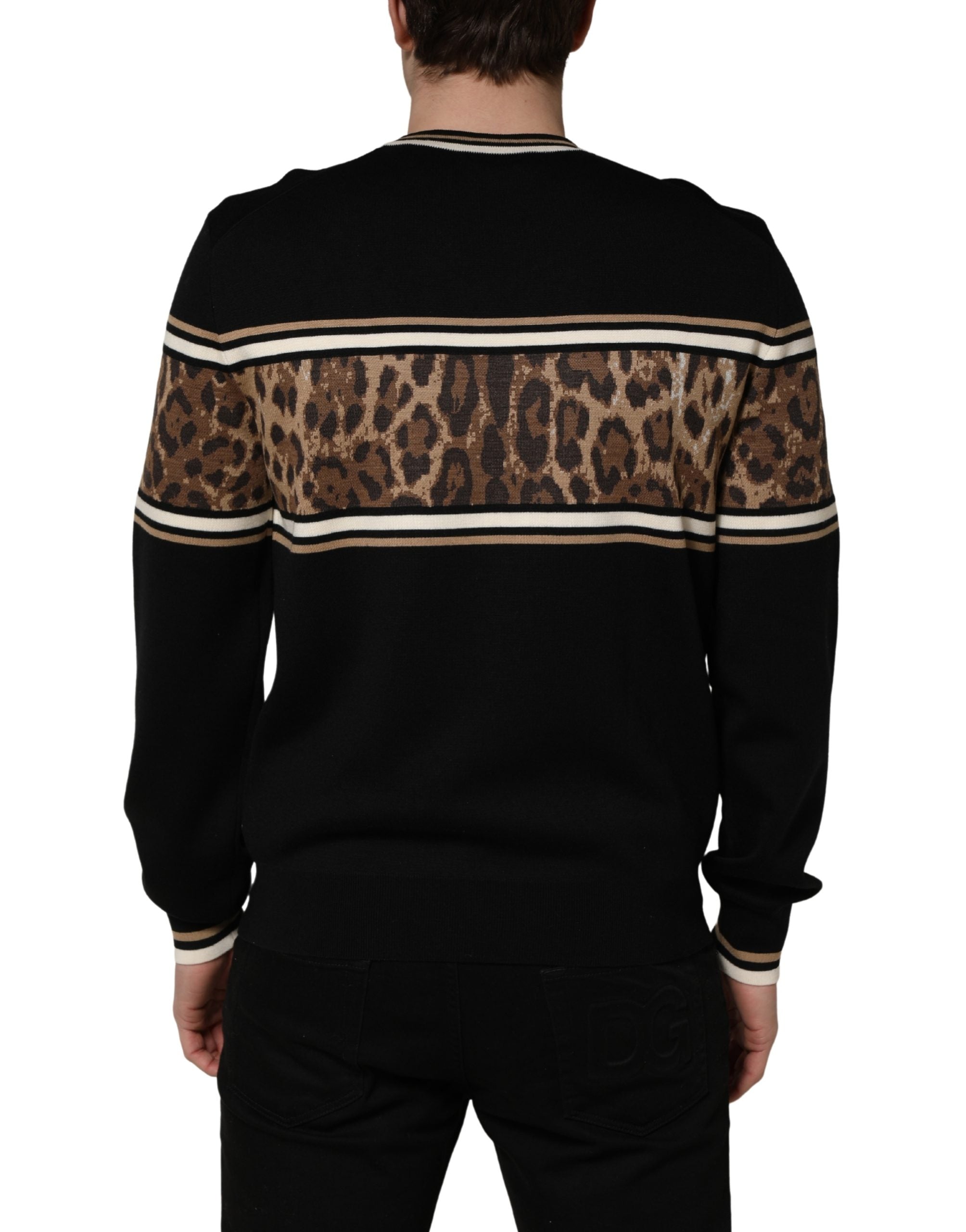Pull homme Dolce & Gabbana en laine noire à motif léopard, col rond, style élégant et chaud.