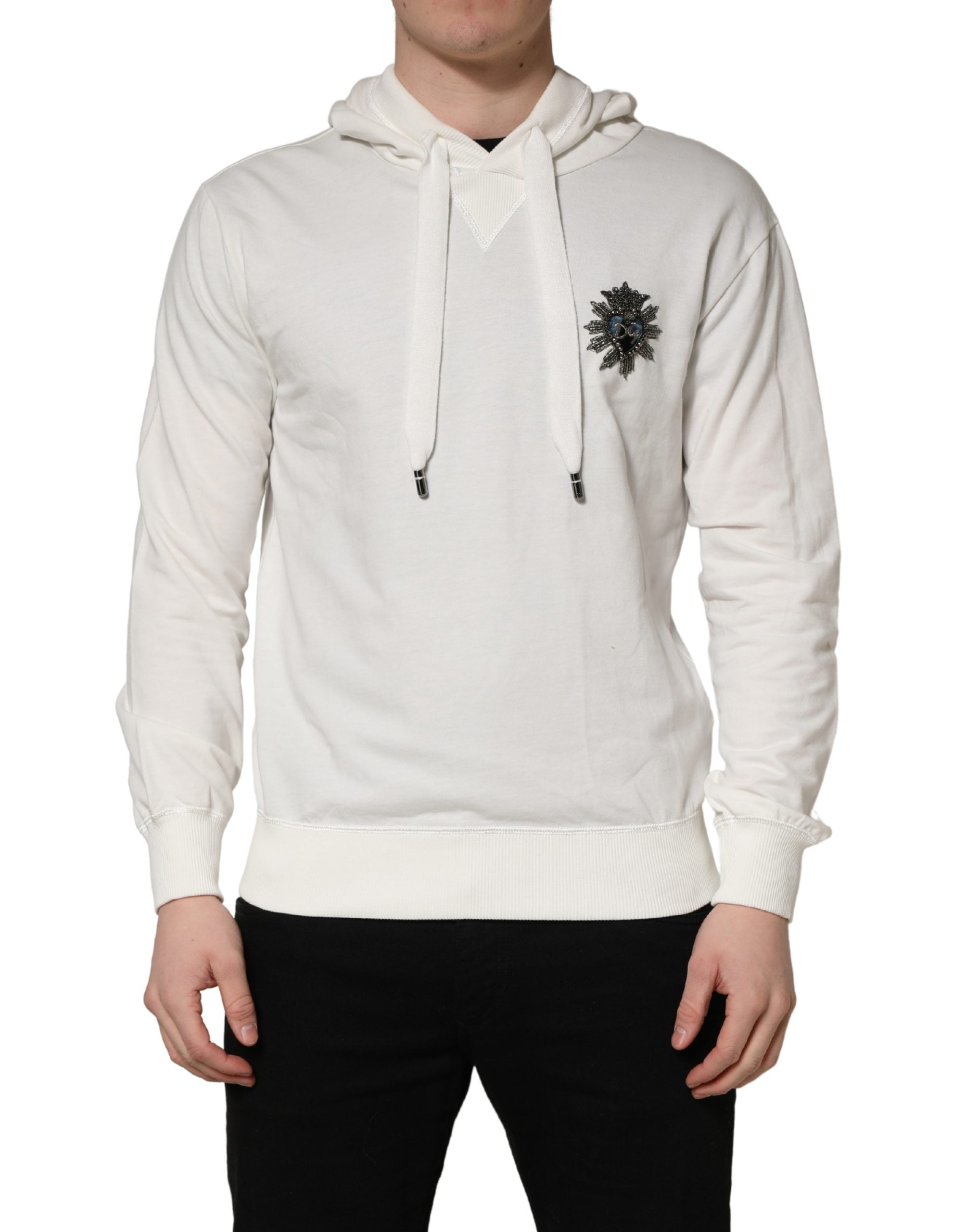 Sweat à capuche blanc en coton de Dolce & Gabbana, pull décontracté avec logo discret, porté sur mannequin.