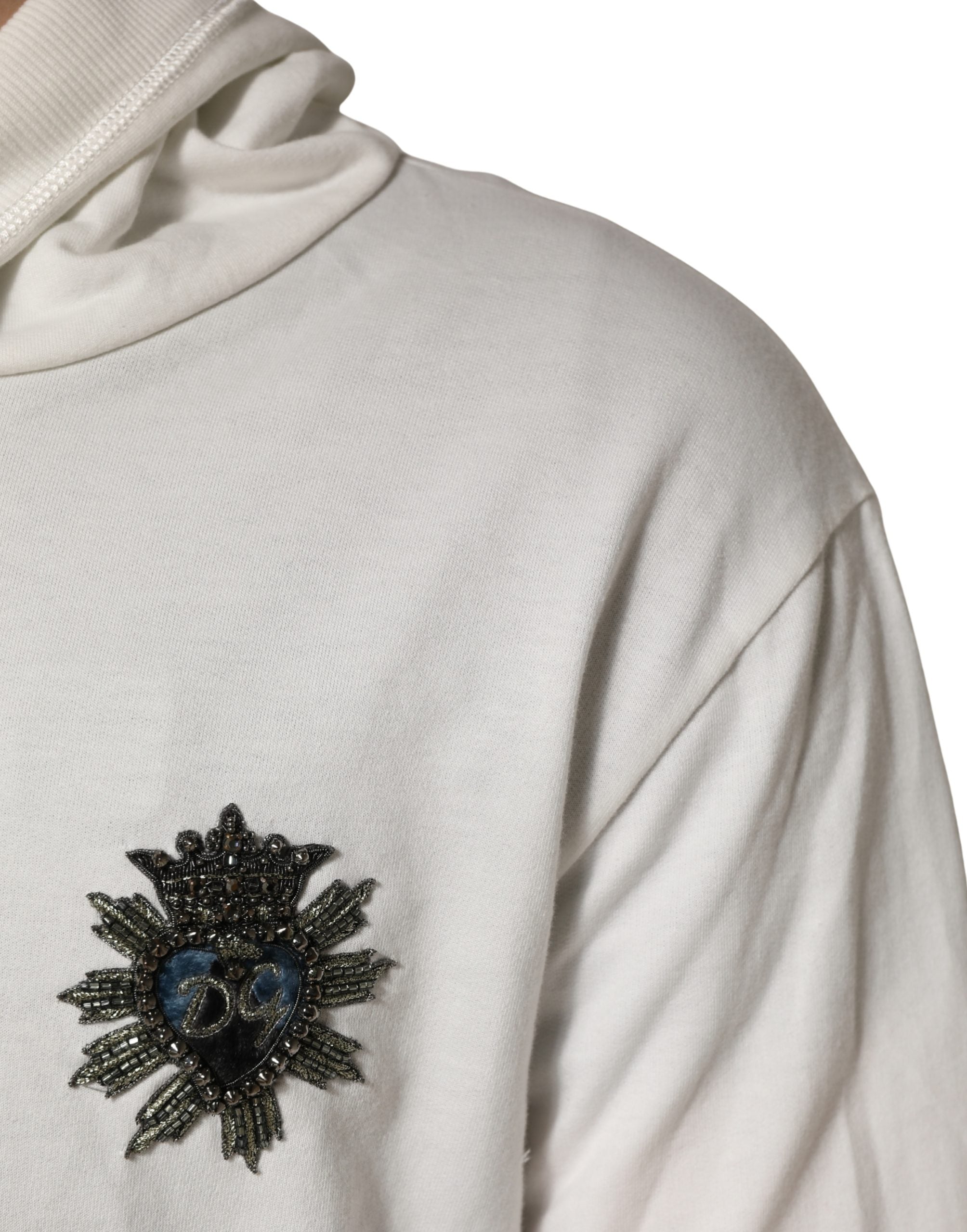 Sweat à capuche en coton blanc de Dolce & Gabbana, pull décontracté avec logo, vue en gros plan sur le tissu et la capuche.