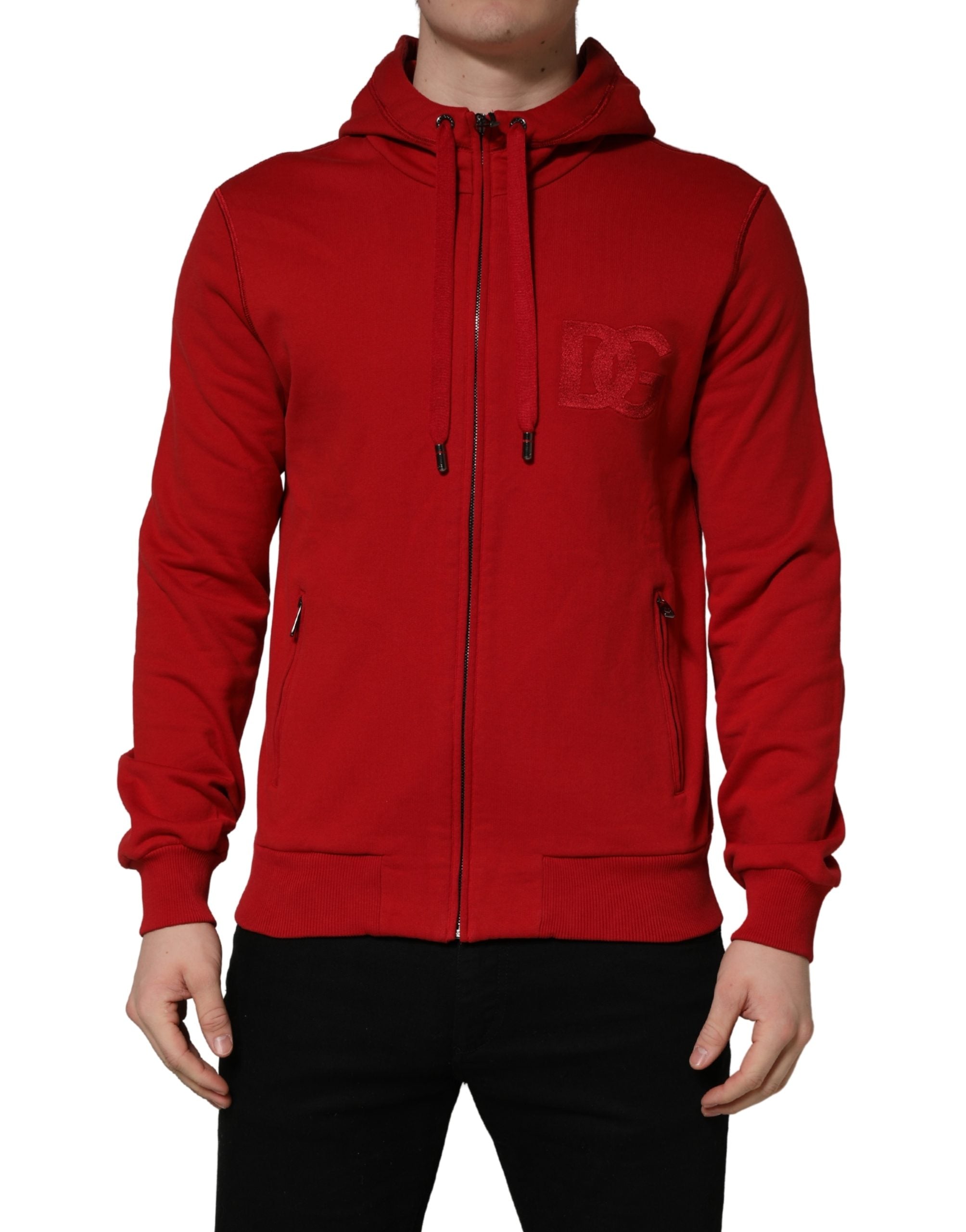 Sweat à capuche rouge Dolce & Gabbana avec logo brodé, fermeture éclair complète, style décontracté et moderne.