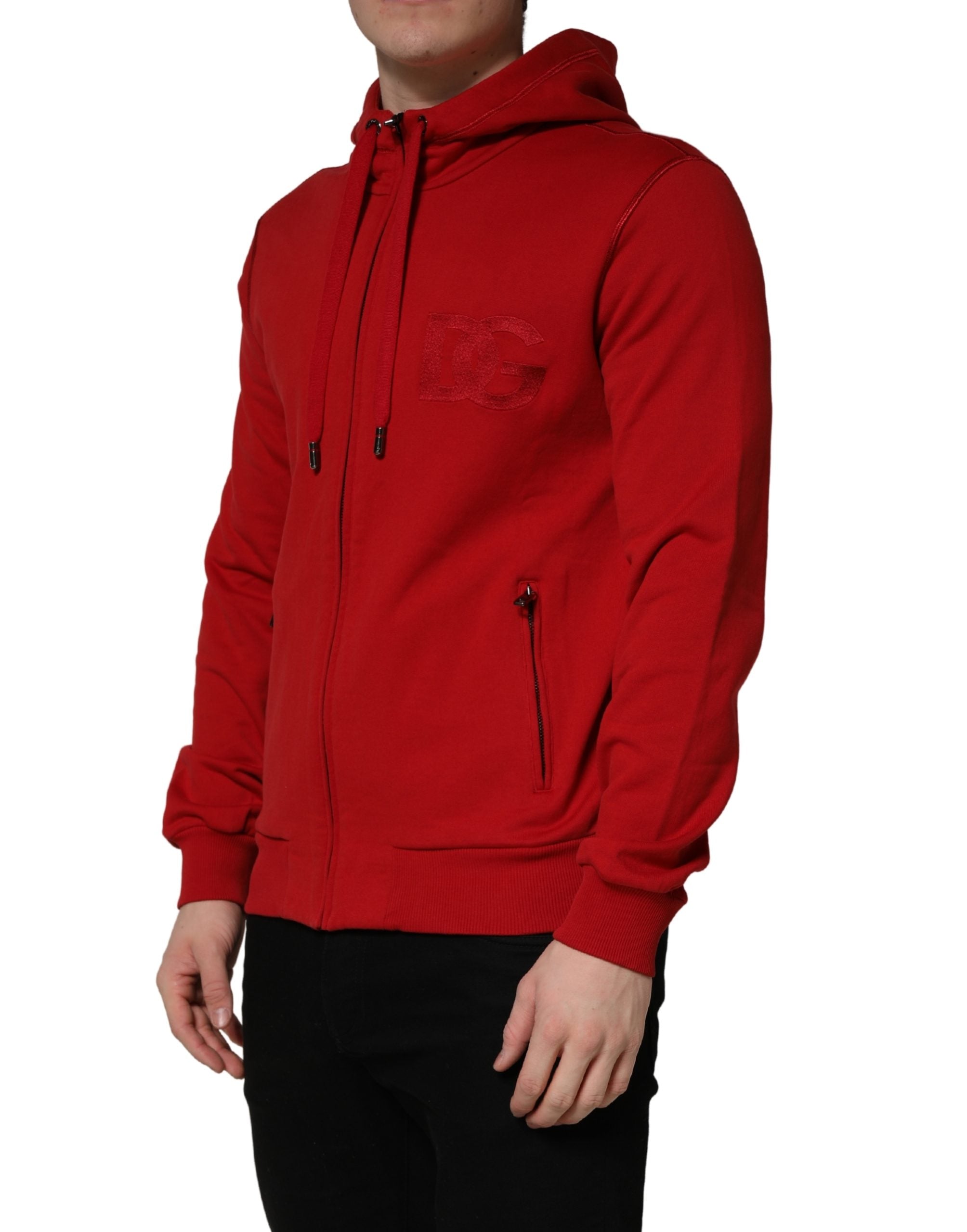 Sweat à capuche Dolce & Gabbana rouge avec logo brodé, fermeture éclair complète et design tendance.