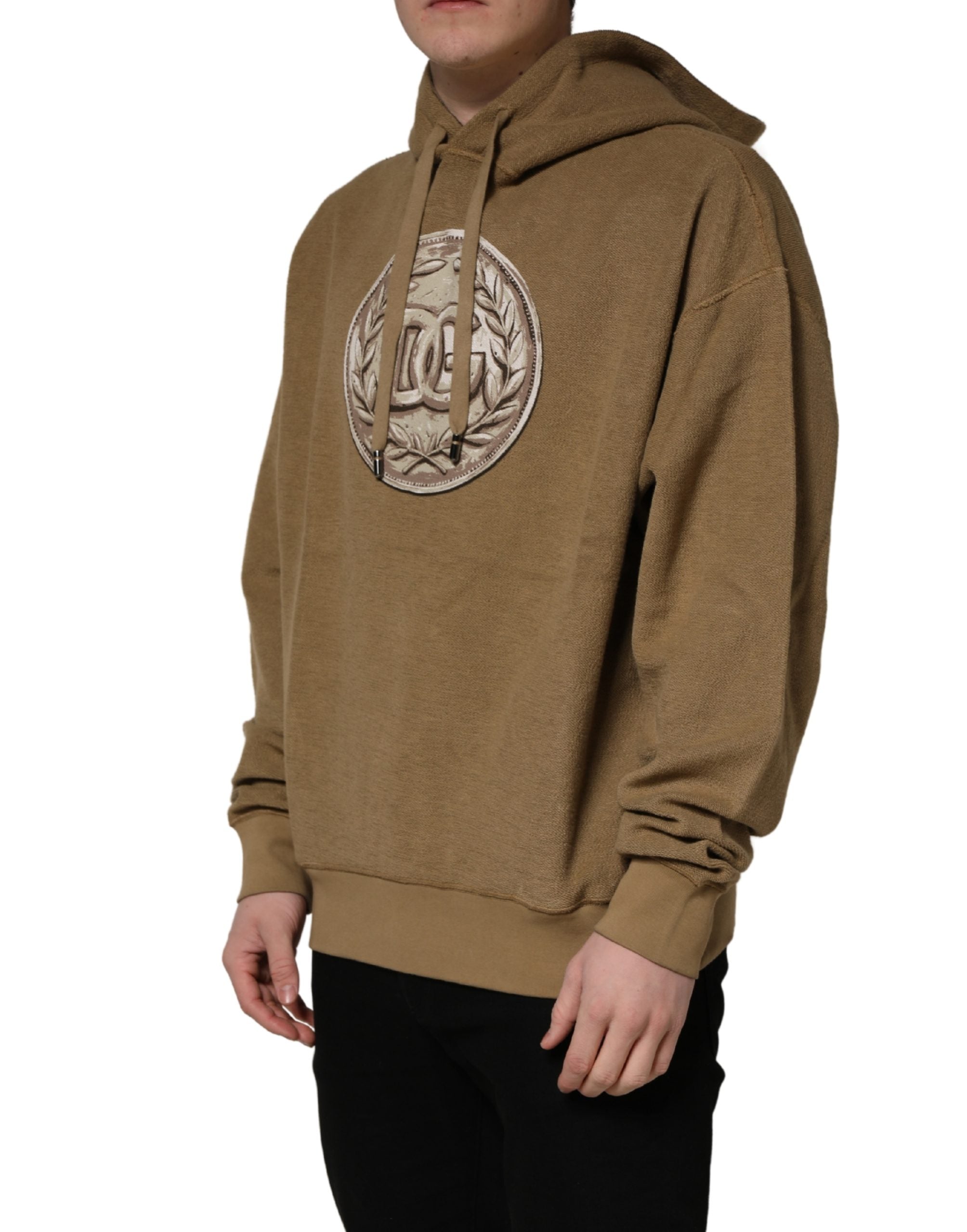 Sweat à capuche en coton brun Dolce & Gabbana avec logo, coupe décontractée, détails visibles sur le pull.