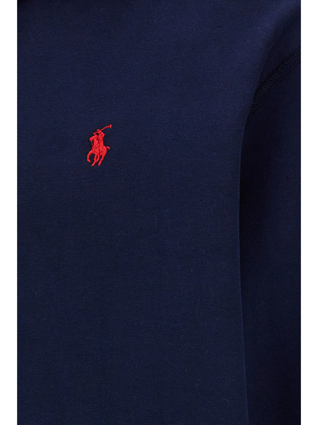 Sweatshirt en coton bleu Polo Ralph Lauren, coupe classique avec logo brodé sur la poitrine, portée décontractée.