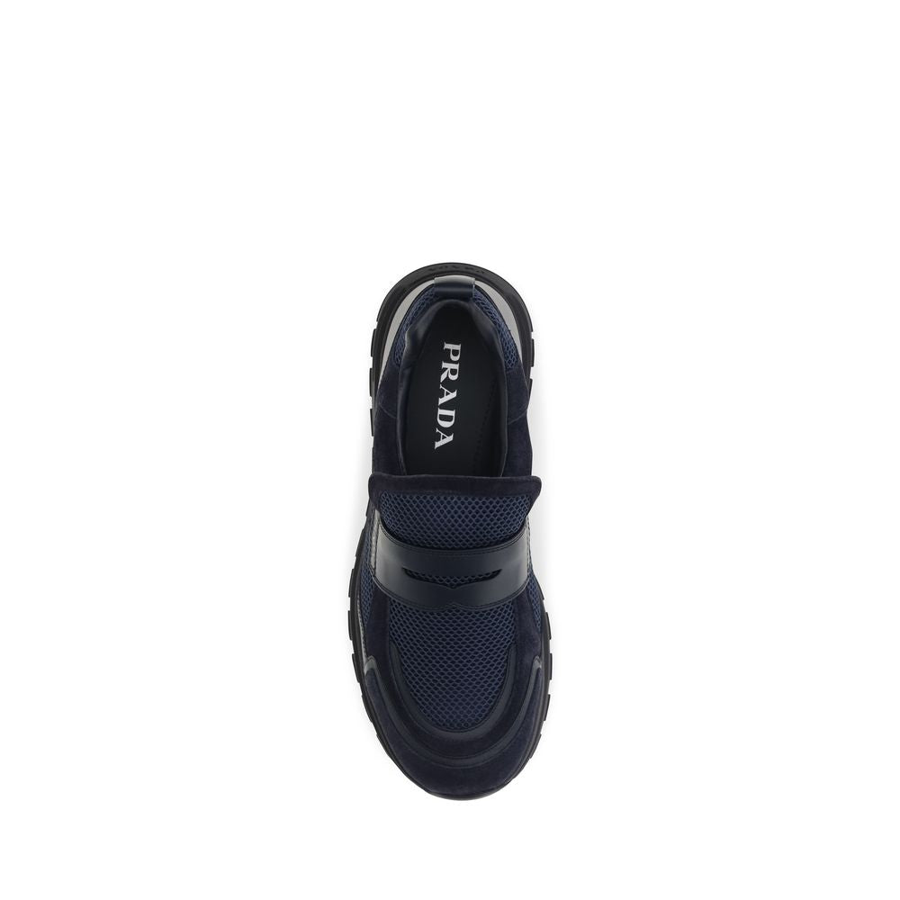 Chaussures Prada Bos Taurus en cuir de veau bleu, baskets athlétiques élégantes, vue de face sur fond blanc.