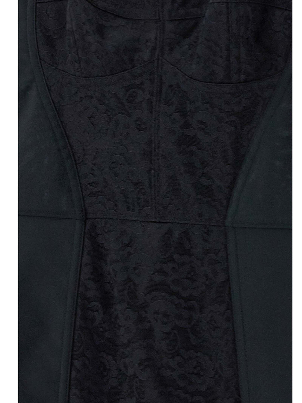 Robe courte en polyester noire de Dolce & Gabbana, style élégant et moderne, portée avec détails raffinés visibles sur la photo.