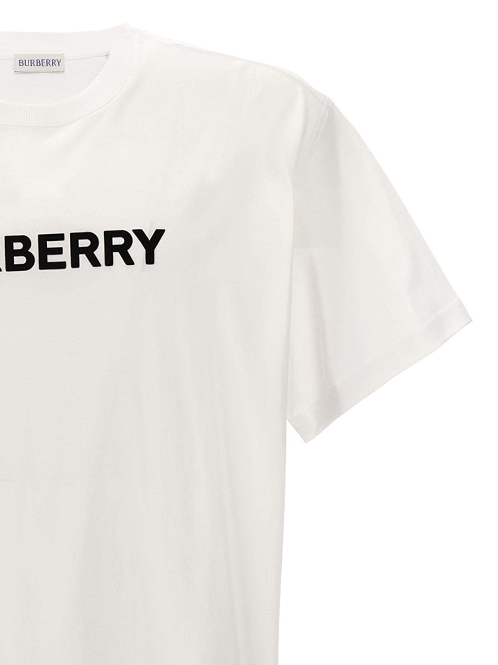 T-shirt blanc en coton de la marque Burberry, coupe classique avec logo discret sur la poitrine.