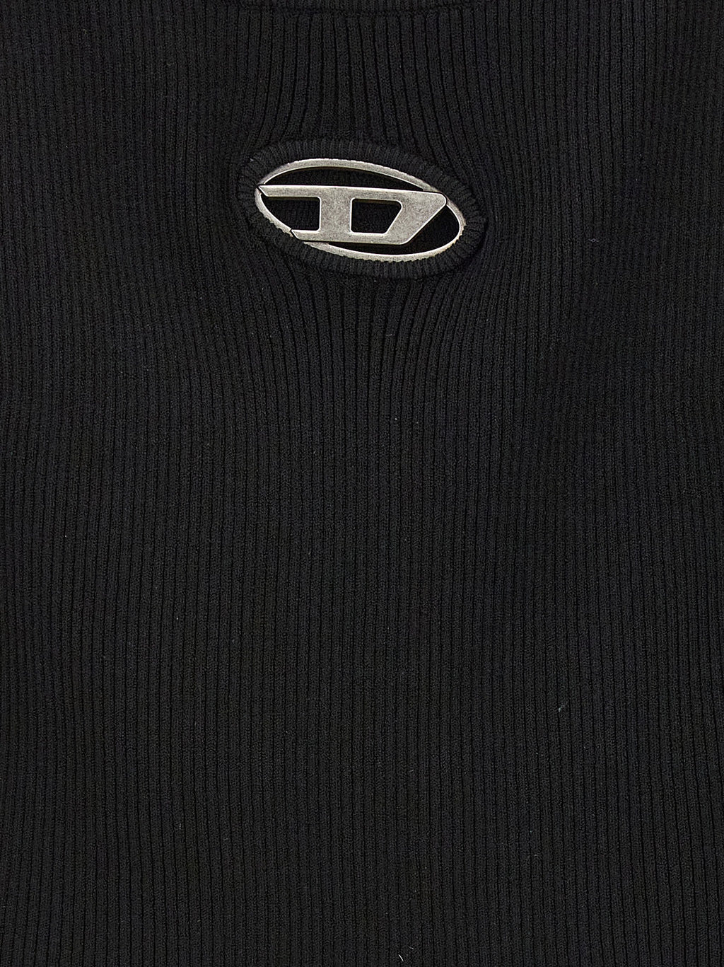 Cardigan noir en viscose de la marque Diesel, avec un design moderne et confortable, porté sur un modèle.